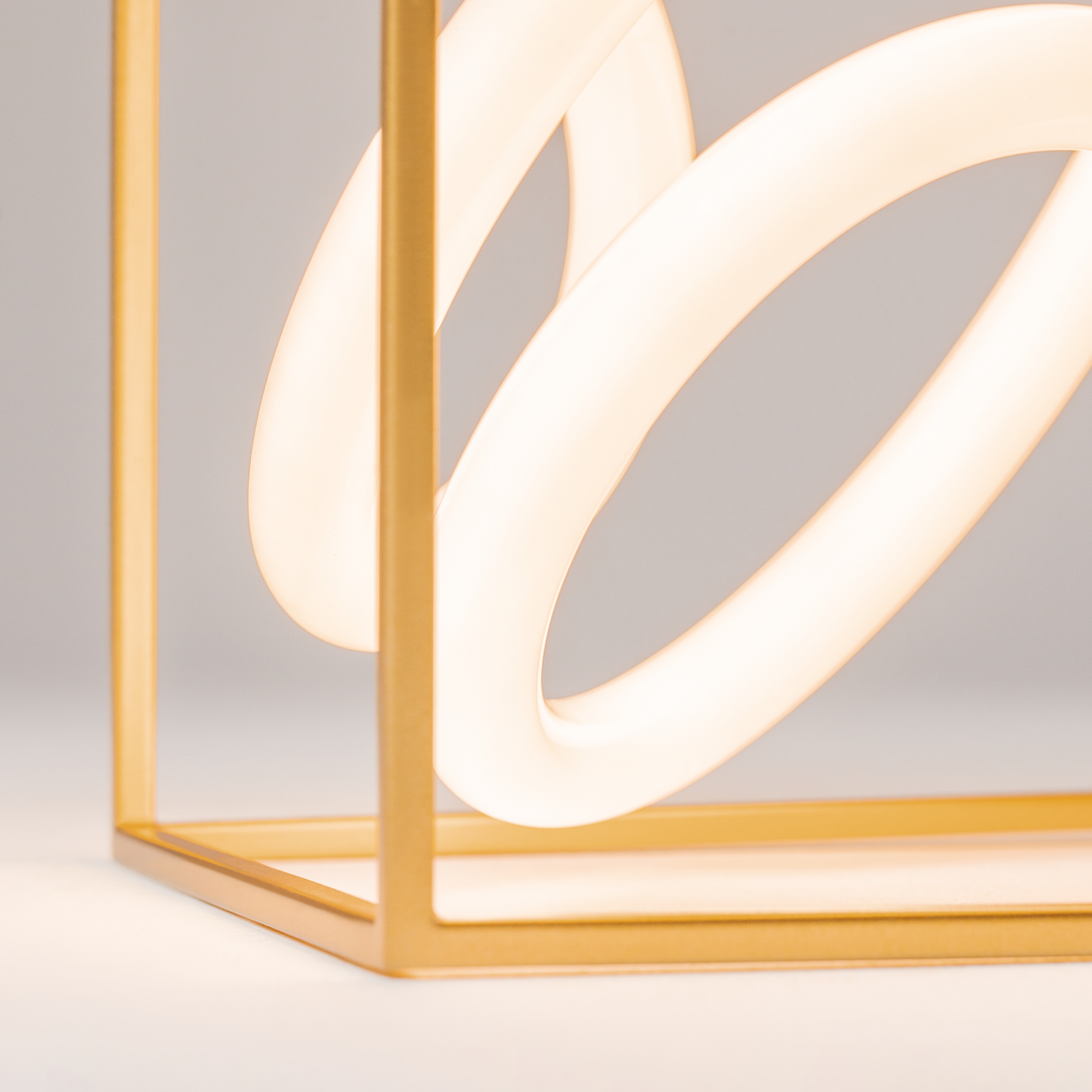 Настольная лампа Maytoni Membrane MOD345TL-L11BS3K_MY