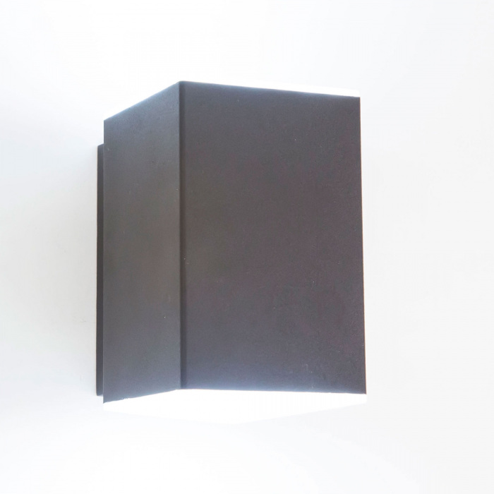 Уличный настенный светильник Clu CLU0002