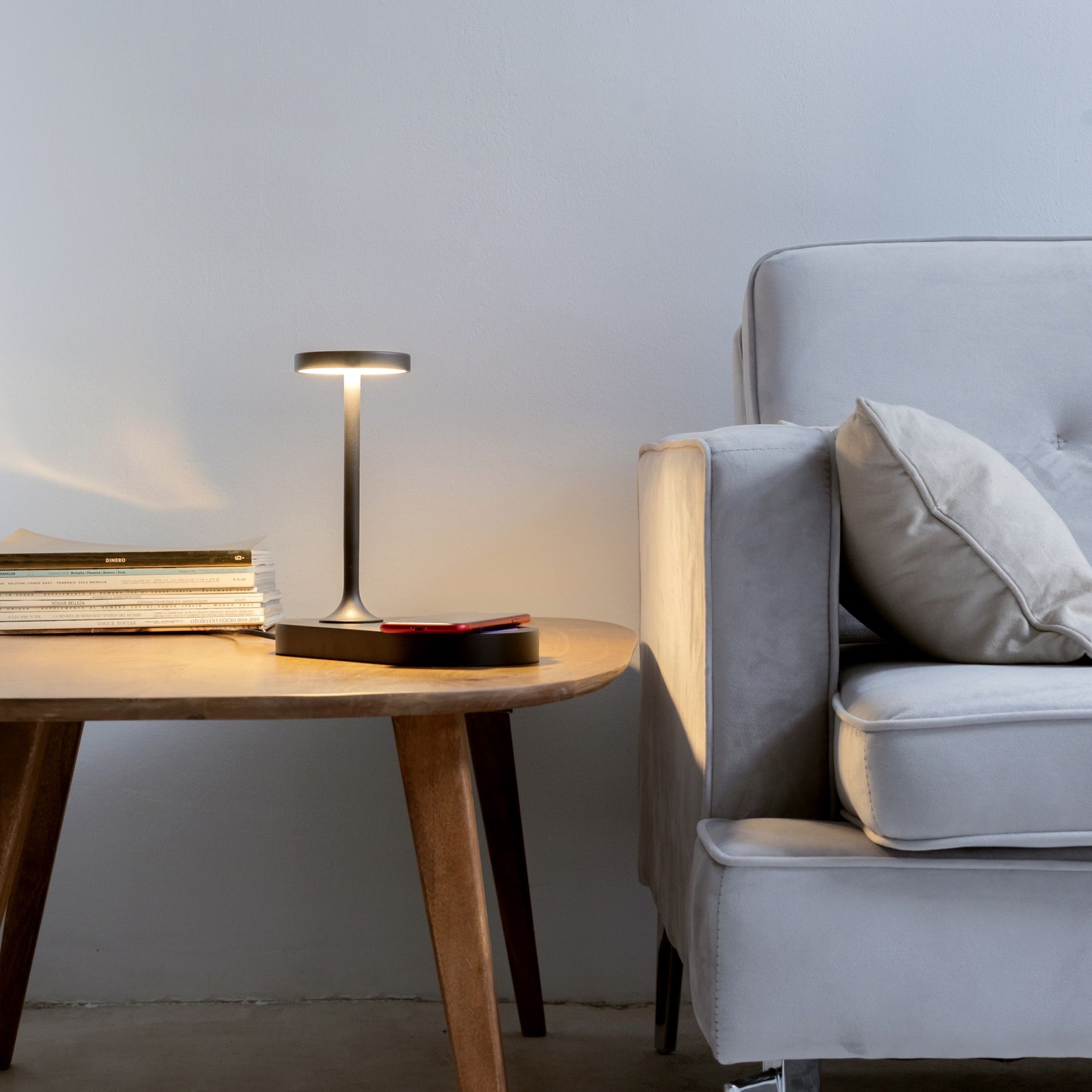 Настольная лампа Mantra зарядным устройством CERES 7291_MN