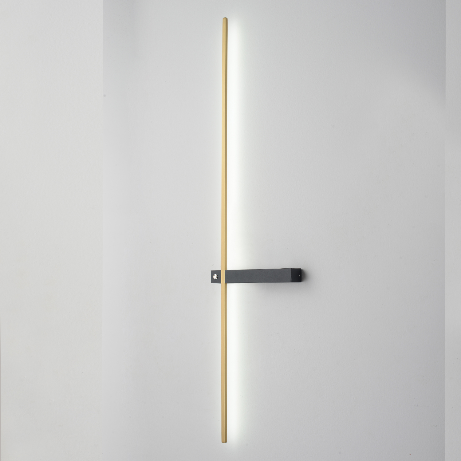 Настенный светильник Crystal Lux CLT CLT 077W1000 BL_CR