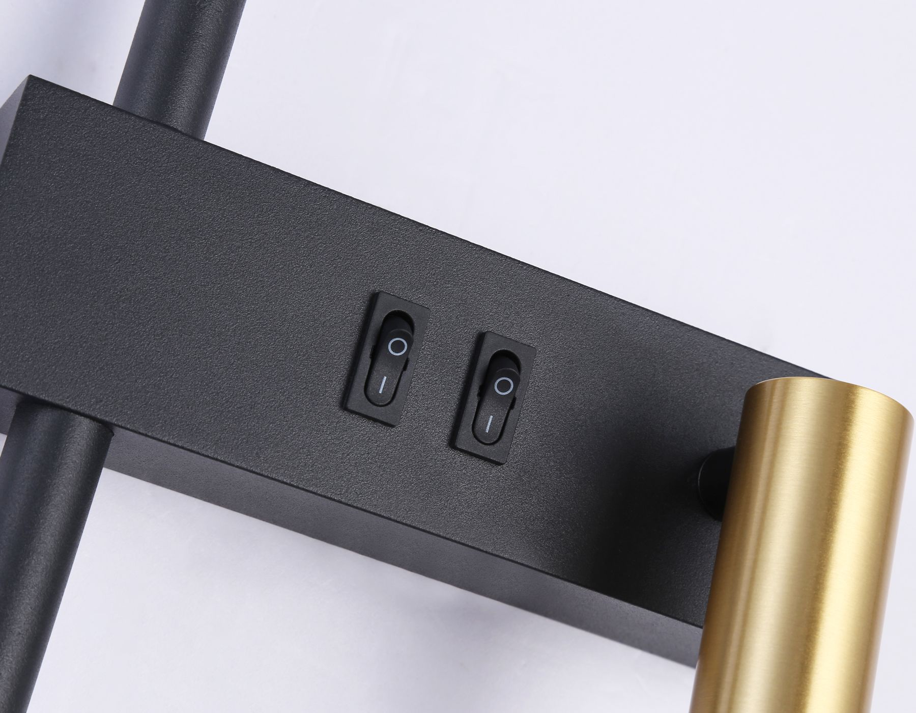 Настенный светильник Ambrella light светодиодный с выключателем на корпусе LineTech FL5209_AMB