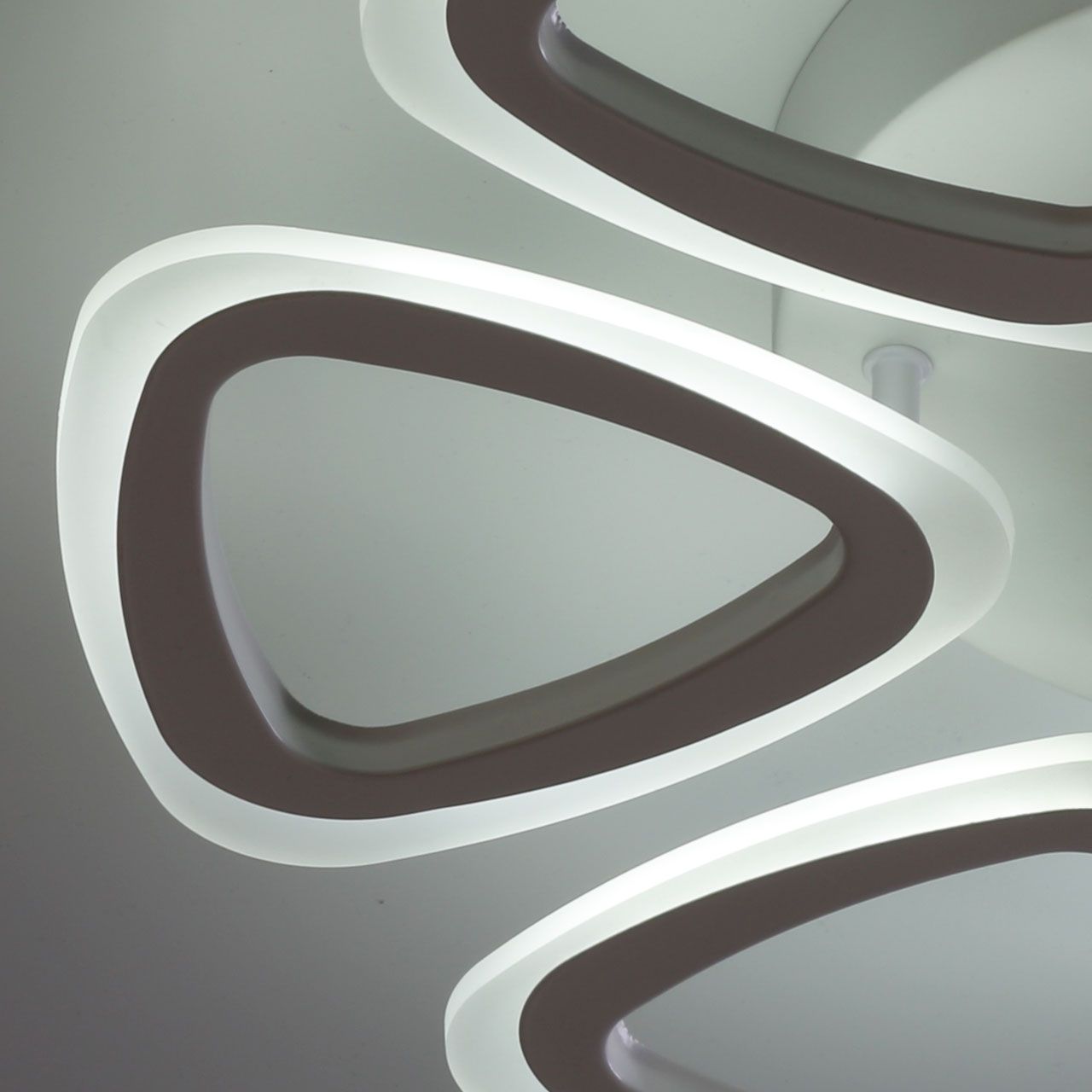 Потолочная люстра De Markt Мадлен 424013006_MW