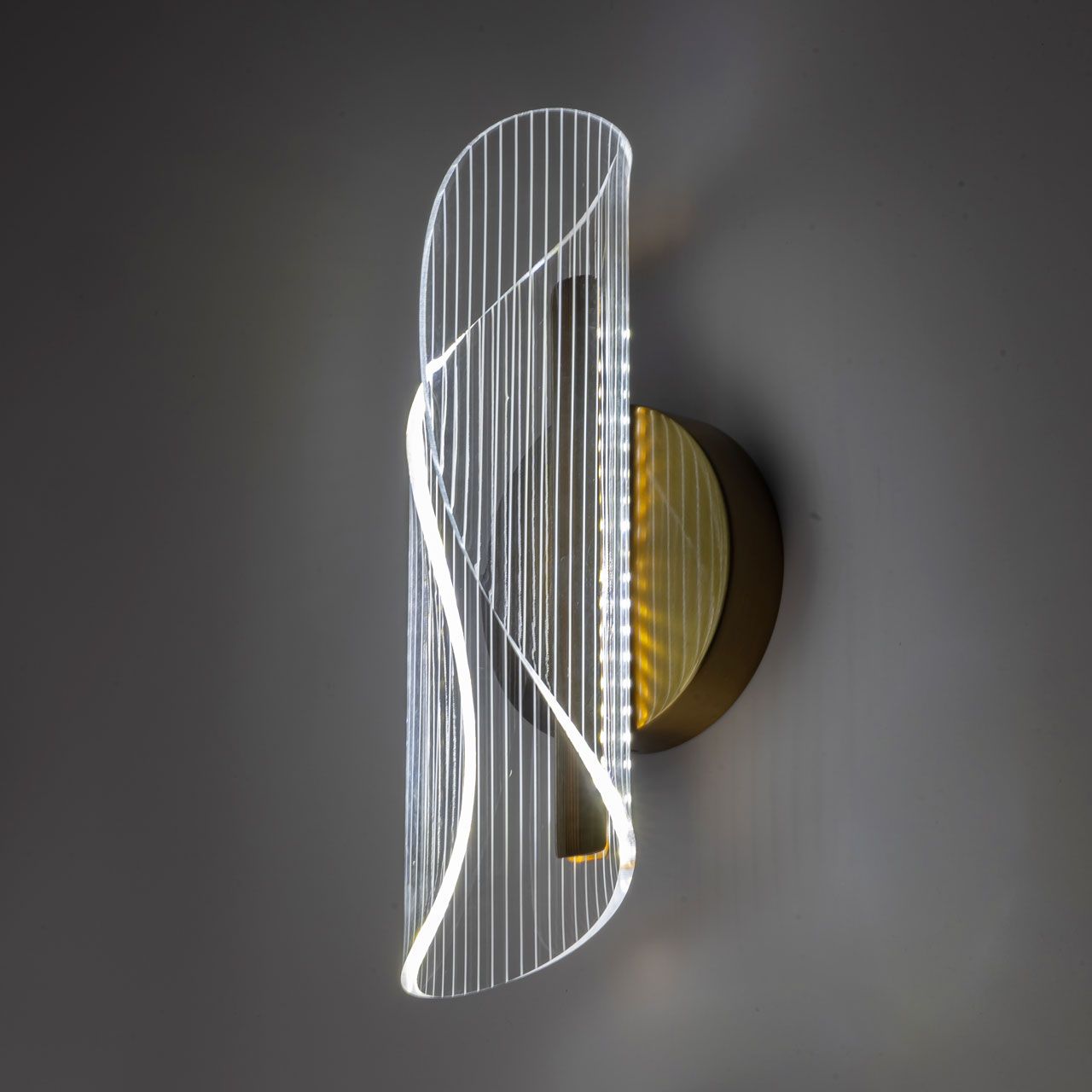 Настенный светильник De Markt Конти 488020401_MW