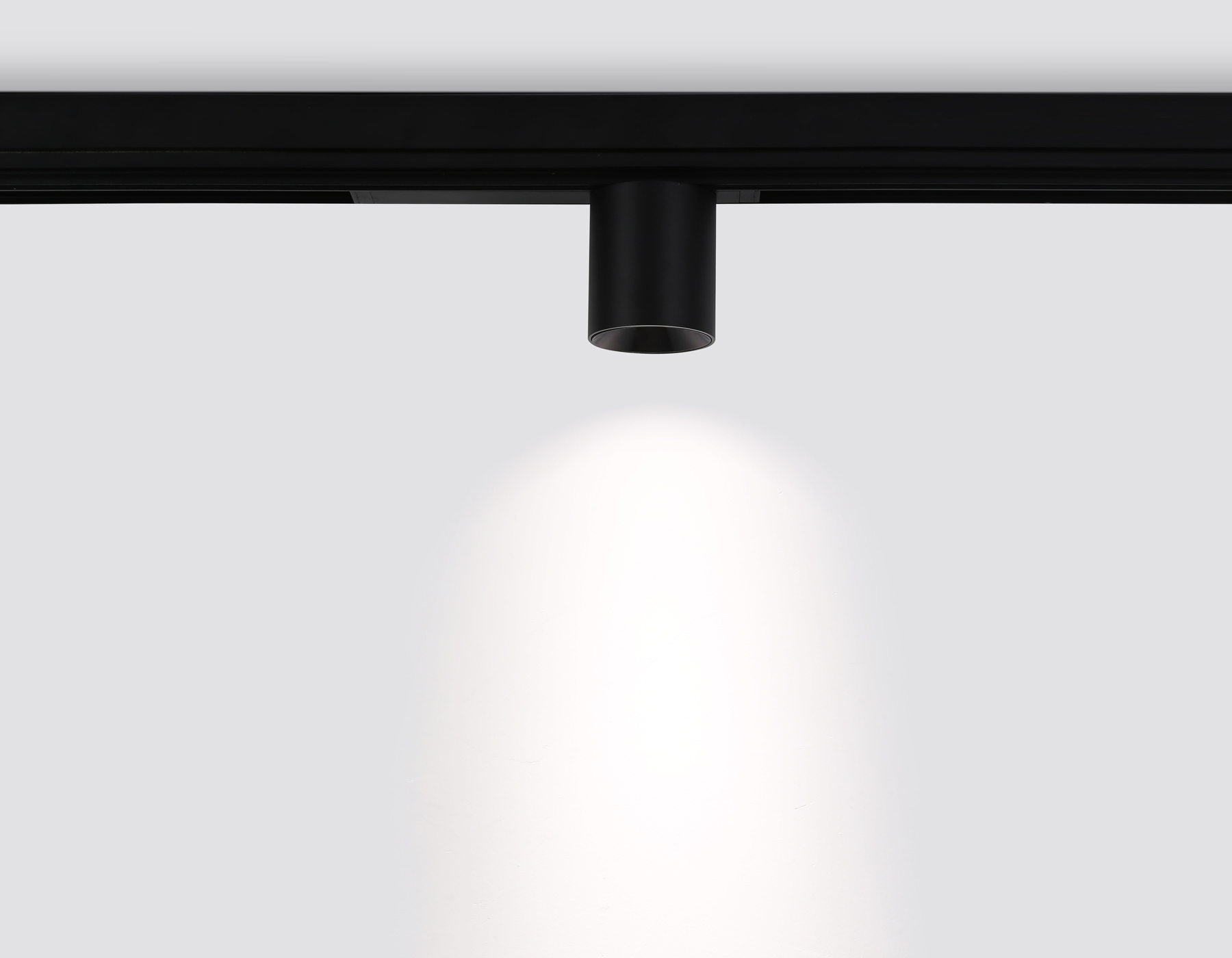 Управляемый светодиодный светильник для шинопровода Ambrella Light Magnetic GL1242_AMB