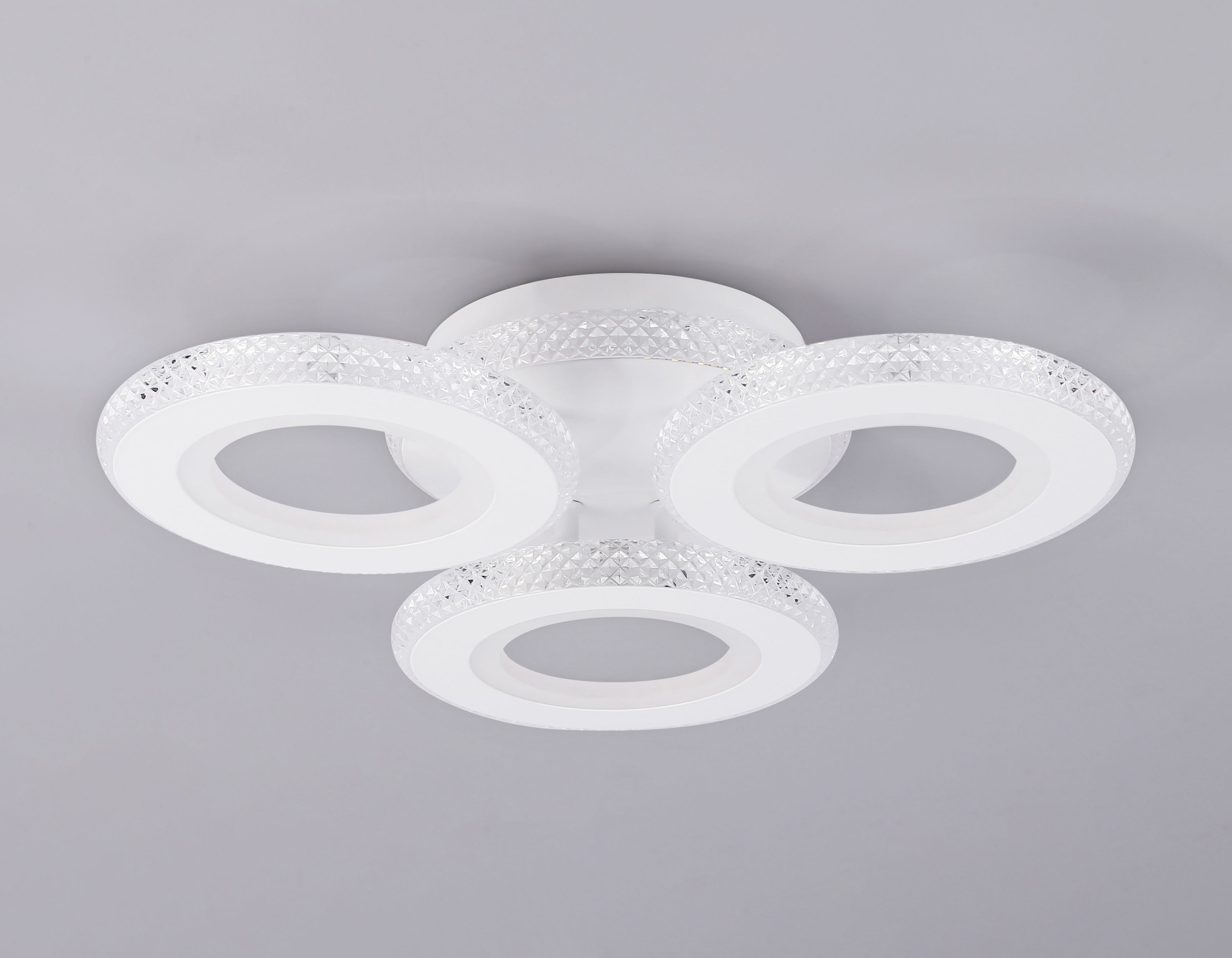 Потолочная люстра с пультом Ambrella Light ACRYLICA FA8866_AMB