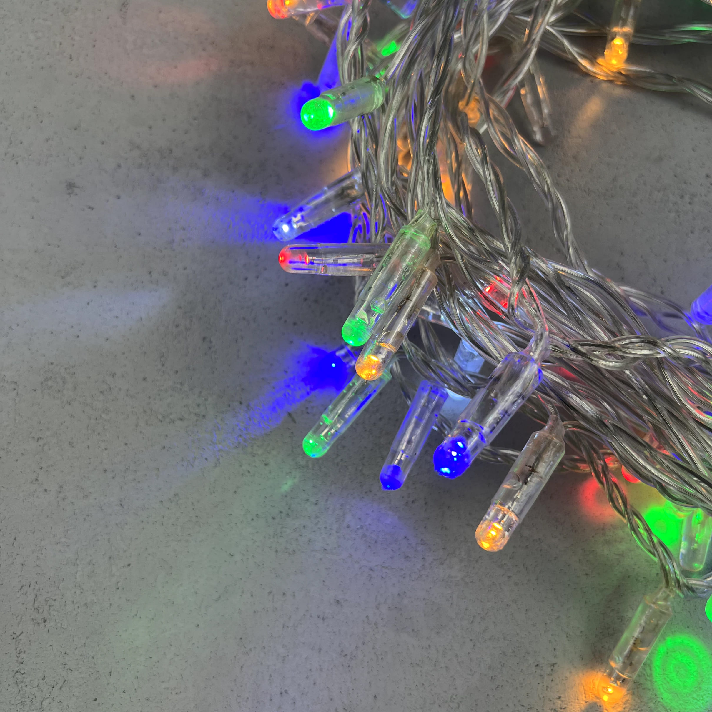 Гирлянда Нить с Колпачком 10м Разноцветная с Мерцанием Белого Диода 220В, 100 LED, Провод Прозрачный LTC PST100BLWCAP-10-2M PST100BLWCAP-10-2M