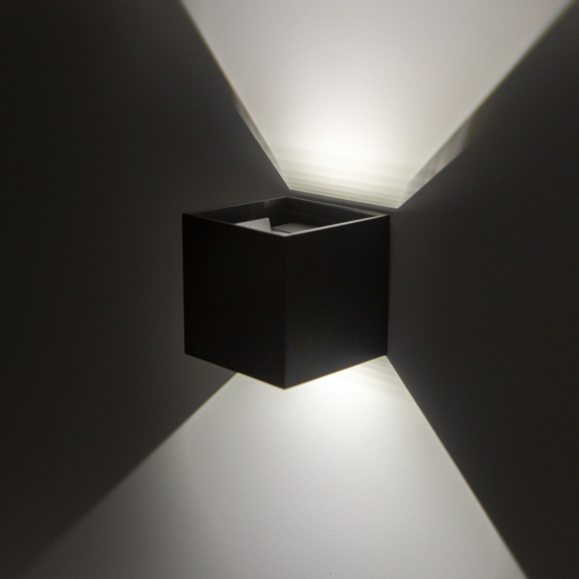 Настенный светильник CitiLux Декарт CL704061