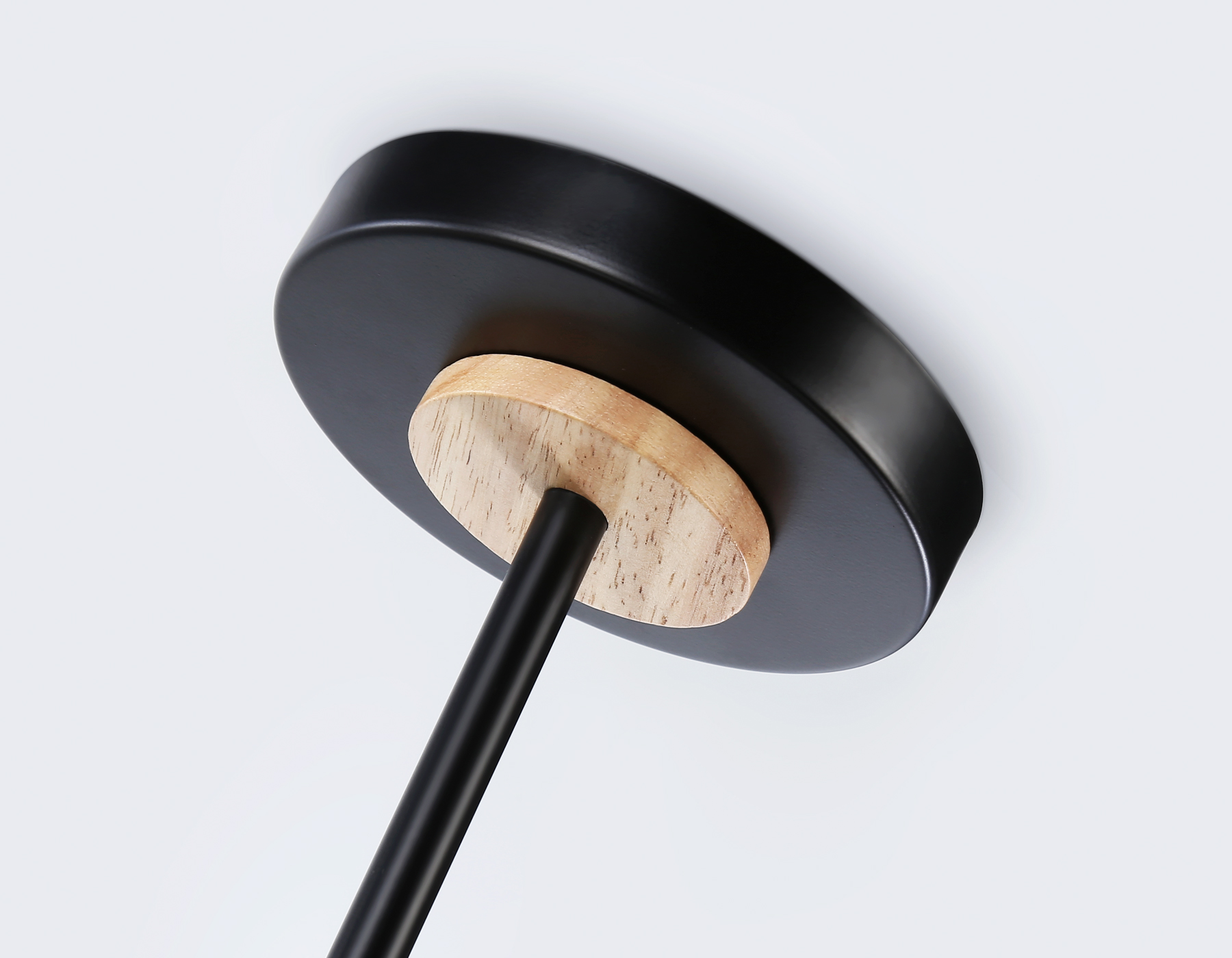 Светильник на штанге со сменной лампой Ambrella Light TRADITIONAL TR8244_AMB