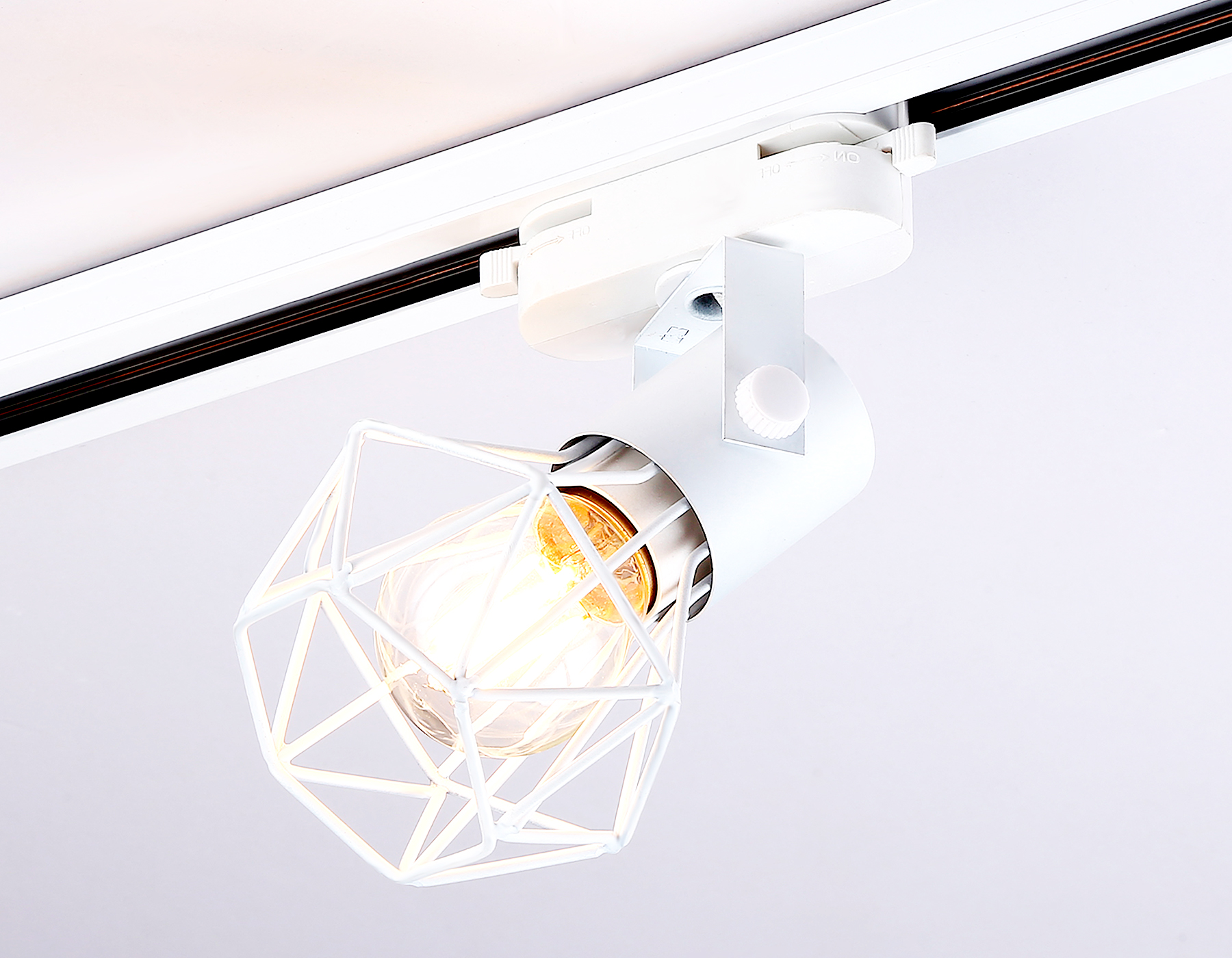 Трековый однофазный светильник со сменной лампой Ambrella Light GL GL5001_AMB