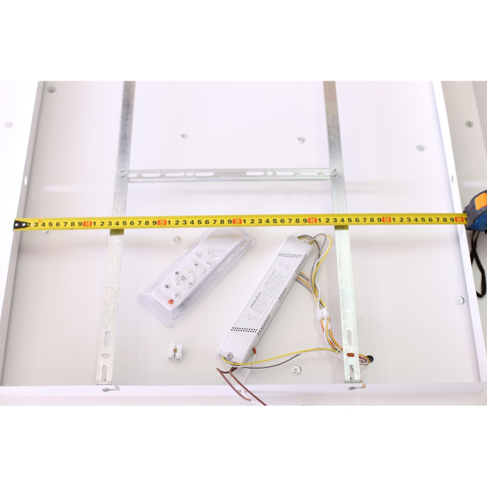 Потолочный светодиодный светильник с пультом Omnilux OML-06107-150