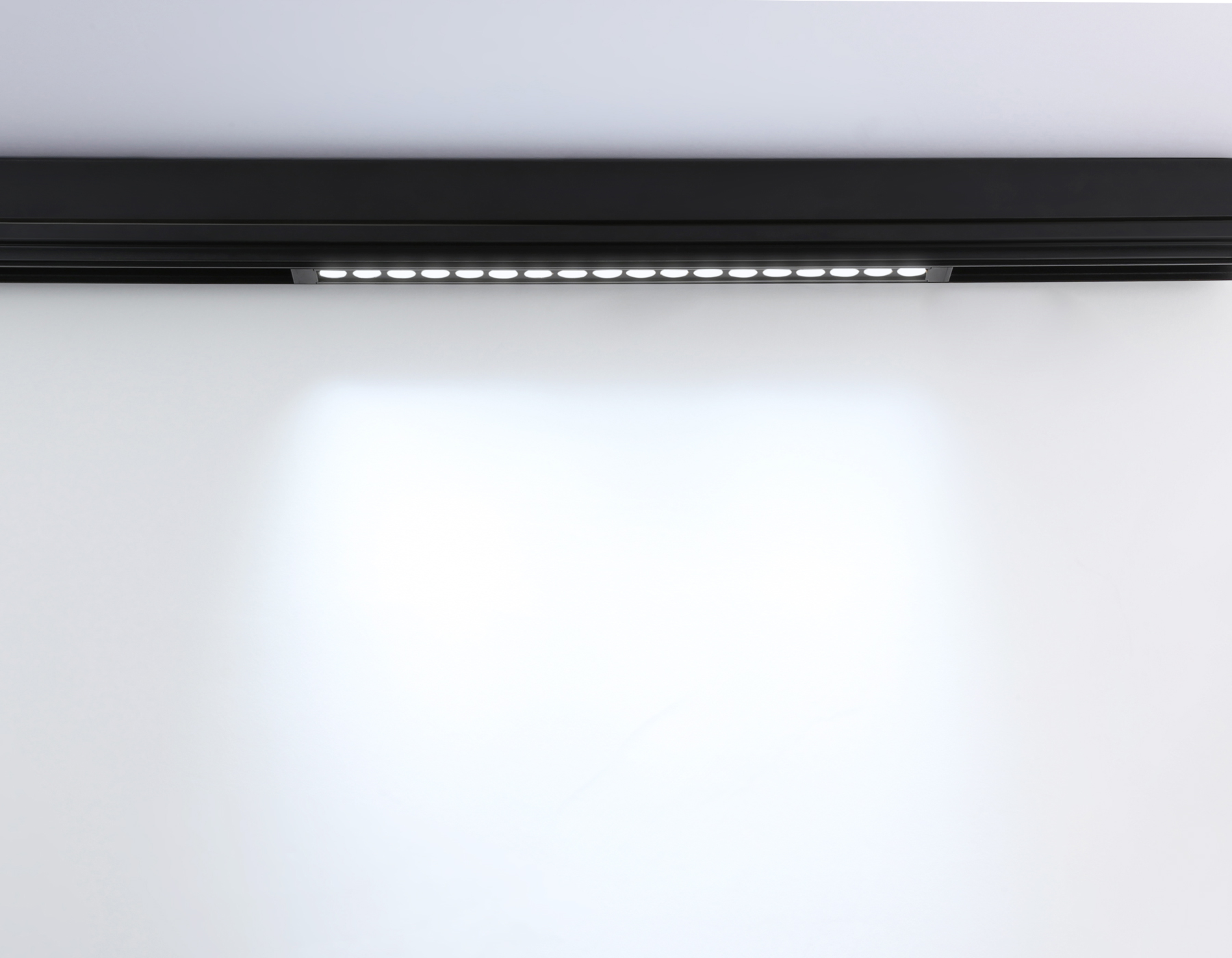 Управляемый светодиодный светильник для шинопровода Ambrella Light Magnetic GL1312_AMB