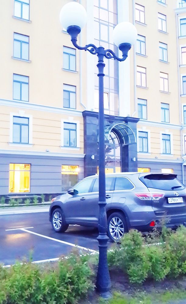 Уличный фонарь HOREB ADAM/GLOBE G40.208.M20.AYE27