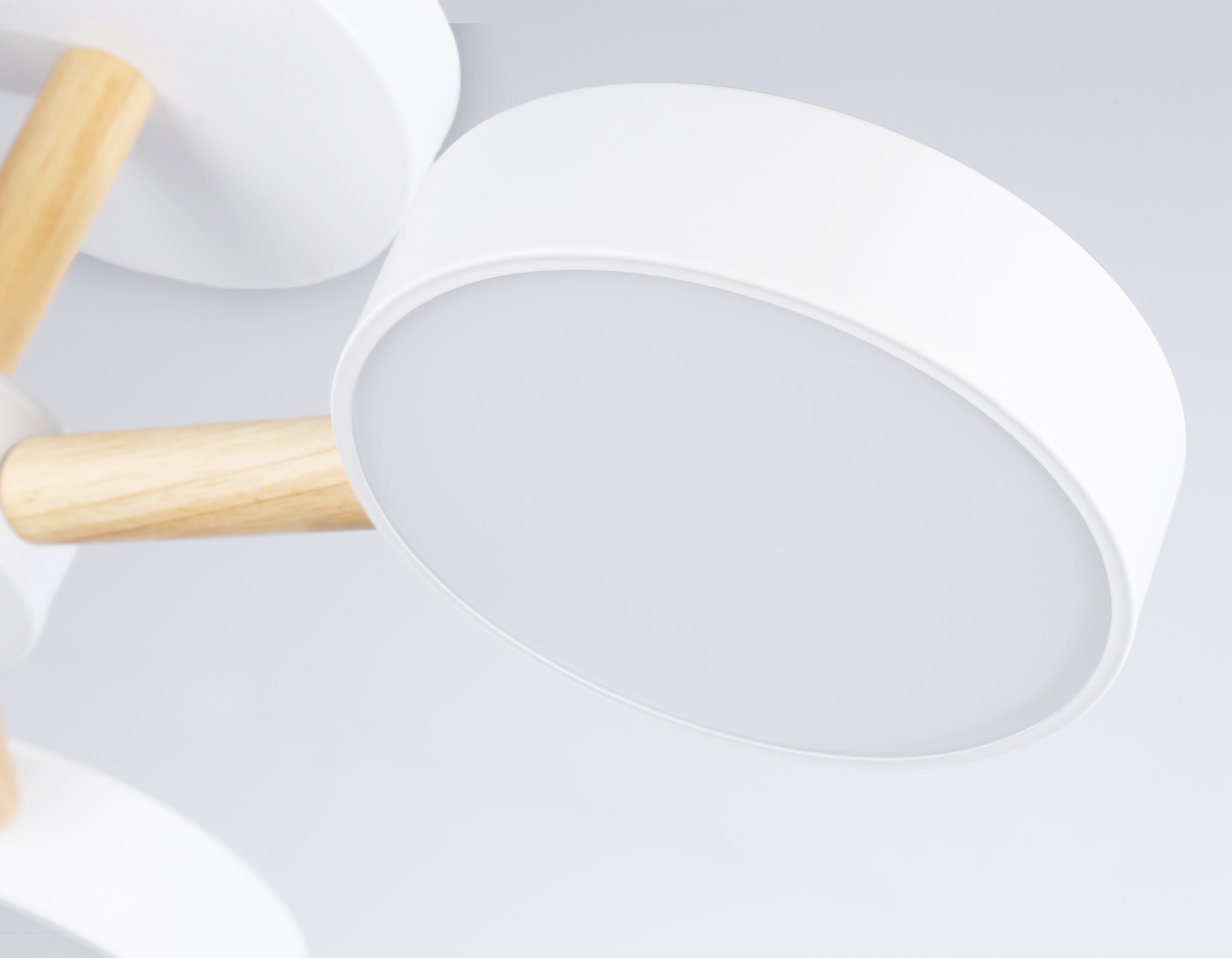 Потолочная люстра с пультом Ambrella Light COMFORT FL4821_AMB