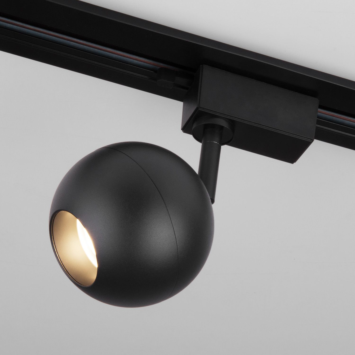 Трековый светодиодный светильник Elektrostandard для однофазного шинопровода Ball a053743_ES