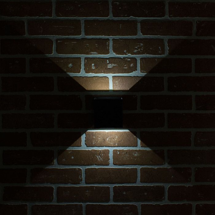 Уличный настенный светильник CLU CLU0003