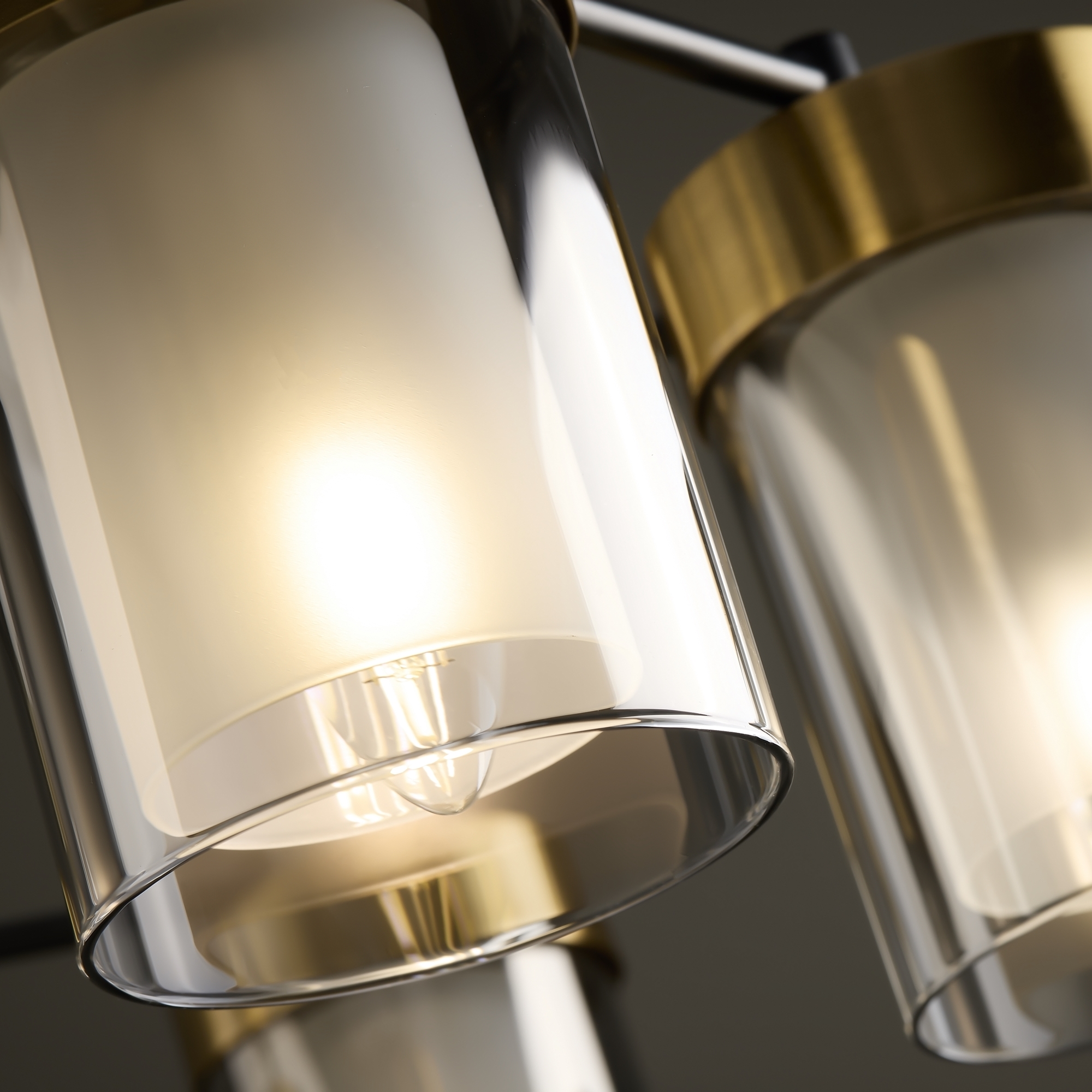 Подвесная люстра на штанге Freya Lora FR5432PL-08BBS_MY