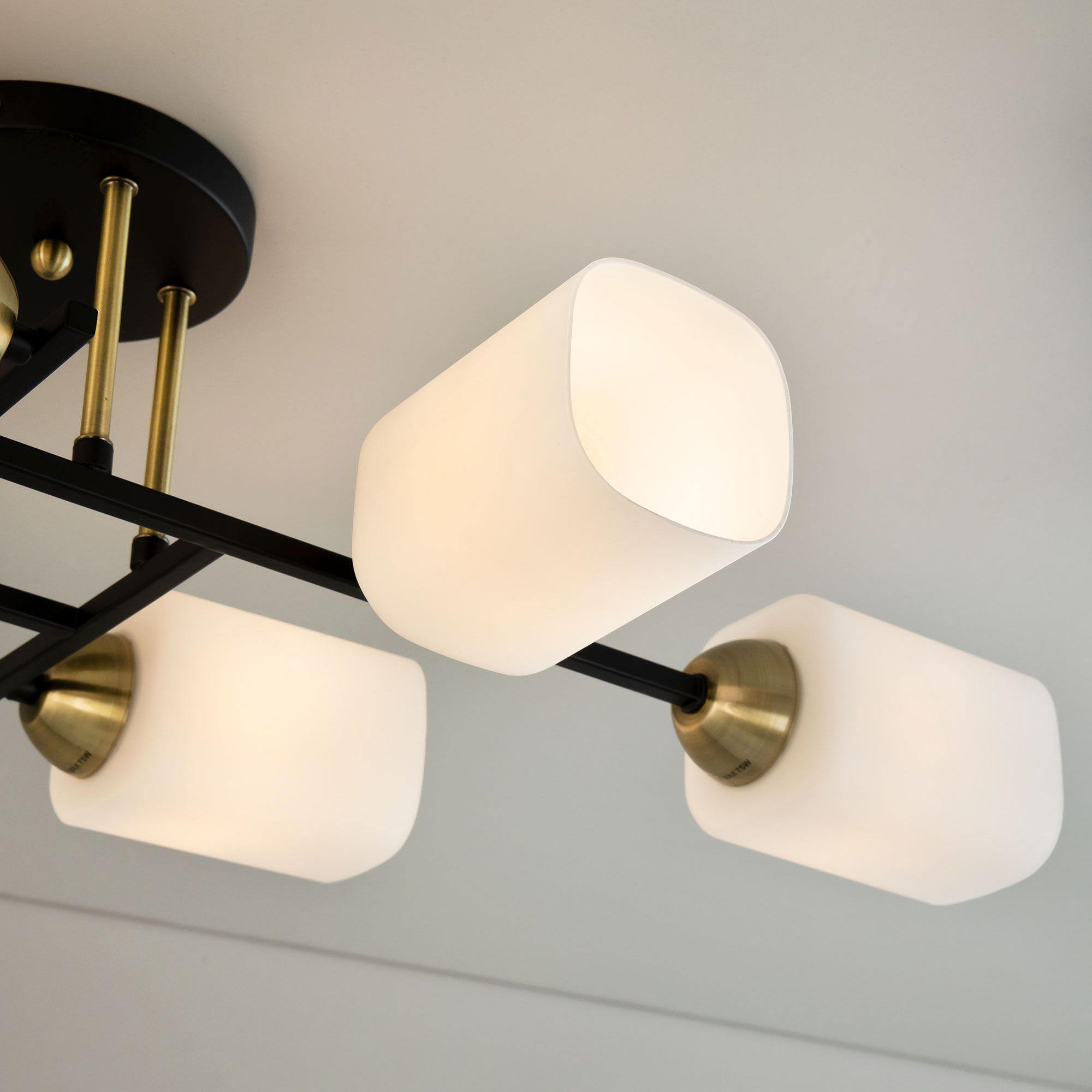 Потолочная люстра CitiLux Генри CL130265