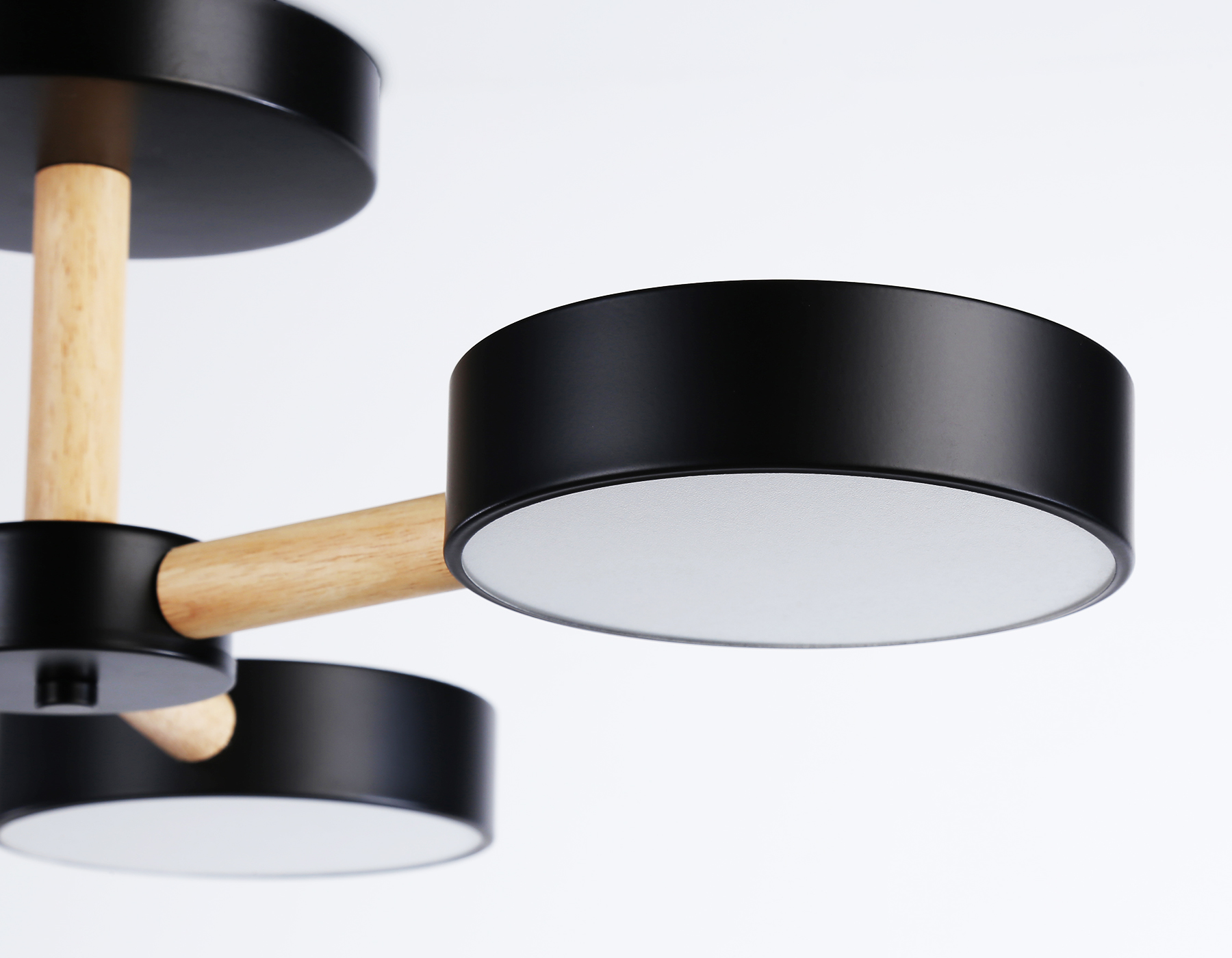 Потолочная люстра с пультом Ambrella Light COMFORT FL4823_AMB