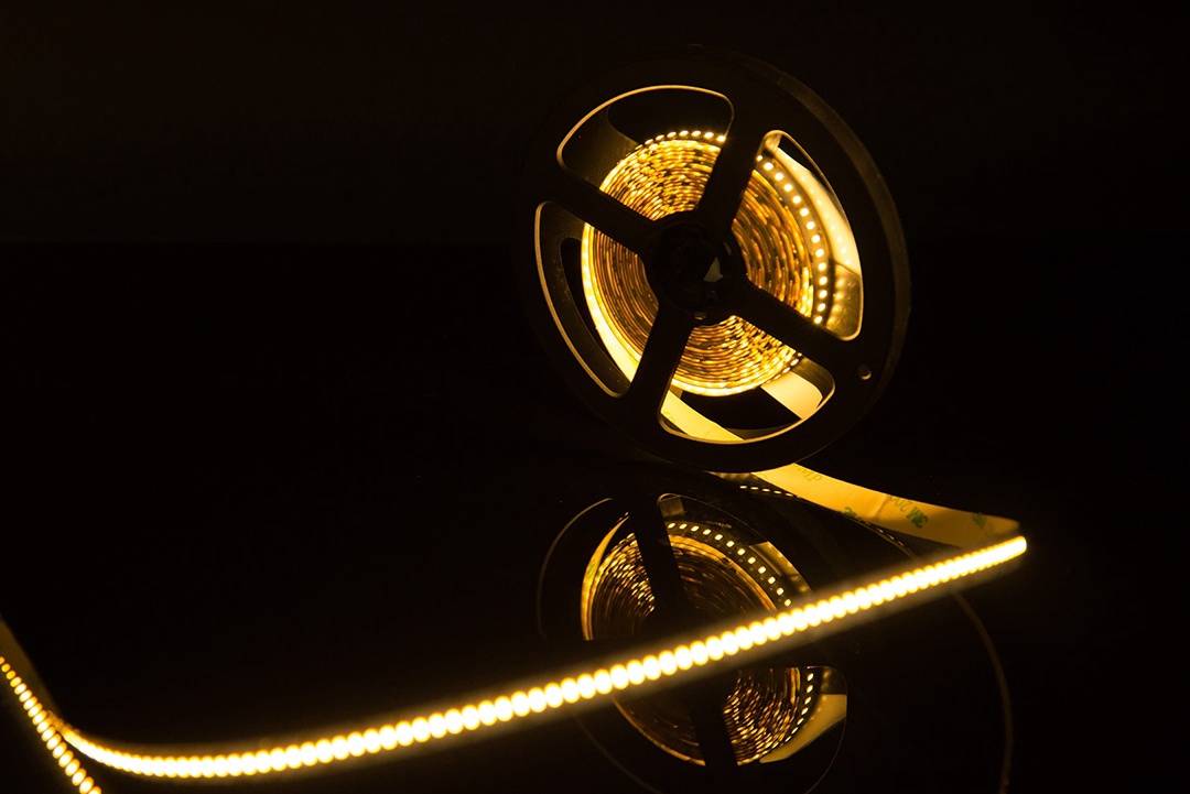 Светодиодная лента 1м. 24W теплый белый 2700K - 3200K 00000001201_SW