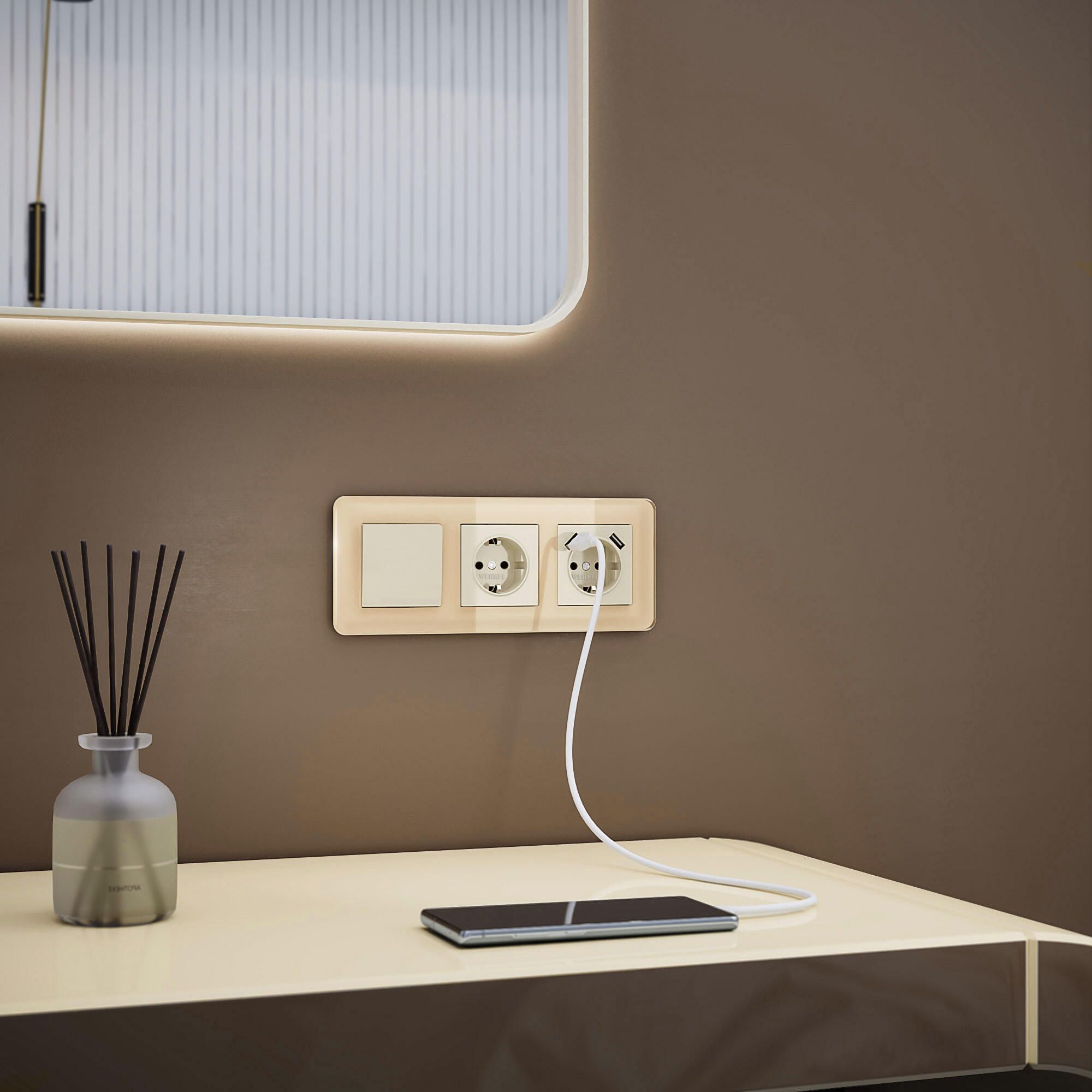 Рамка из стекла на 3 поста Elite айвори Werkel a057884_WR