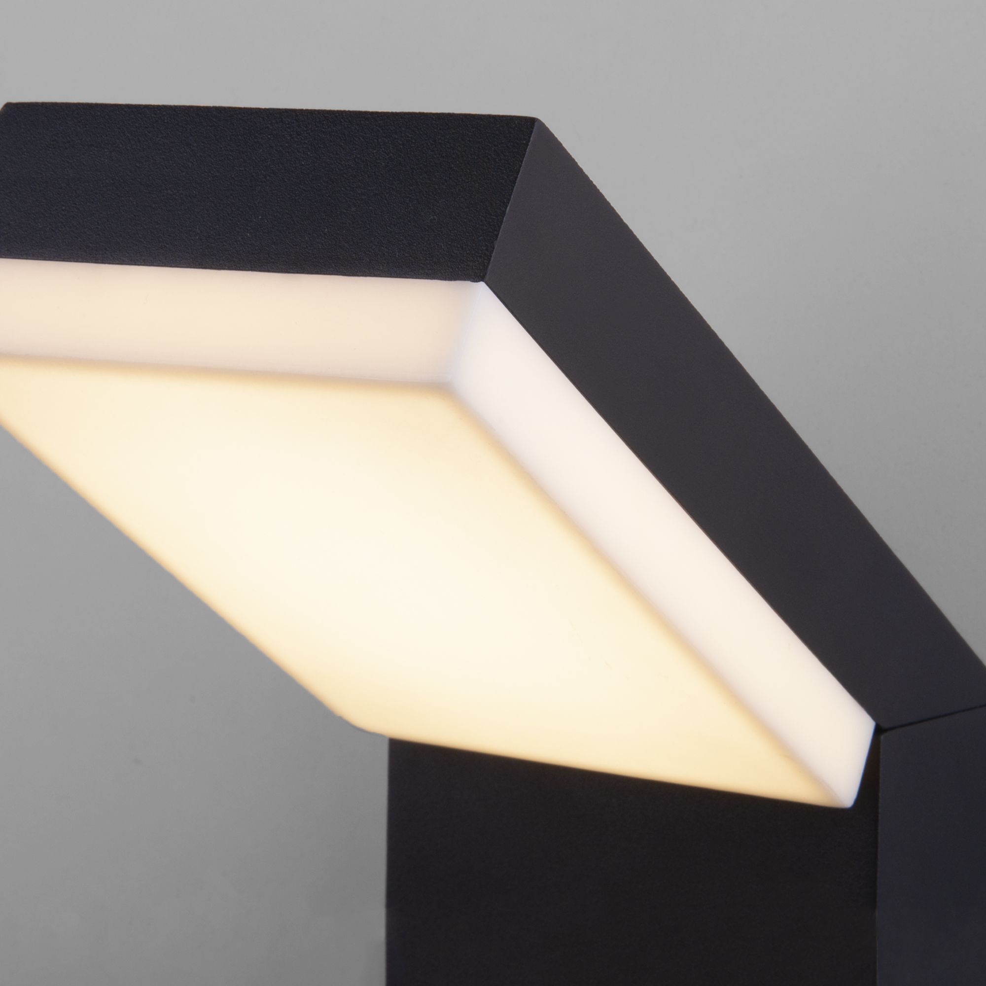 Уличный Настенный светодиодный светильник Sensor IP54 (с датчиком движения) Sensor a053946_ES