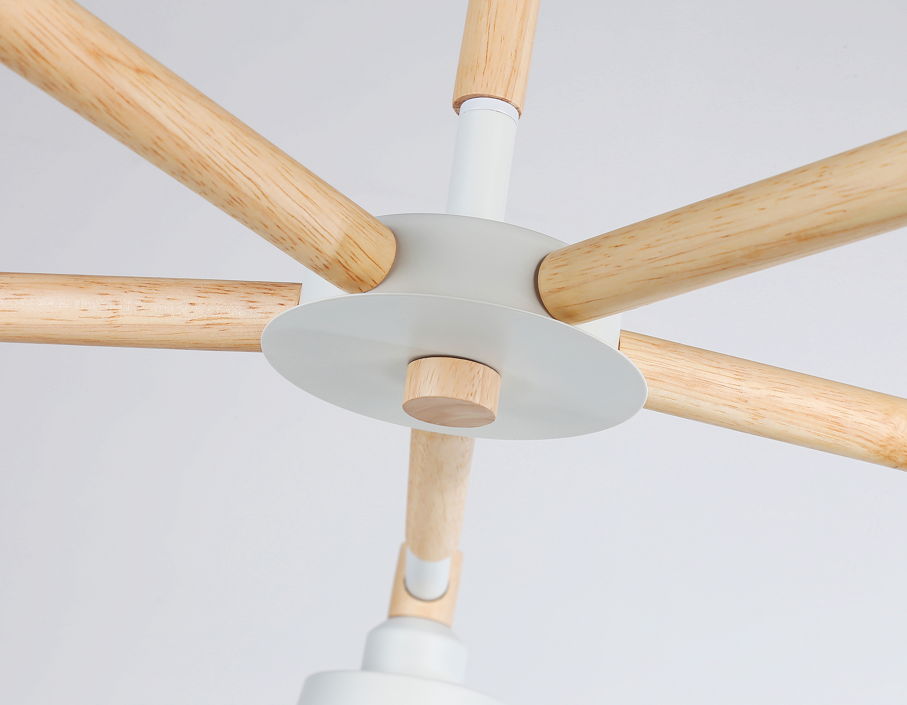 Потолочная люстра на штанге Ambrella Light TRADITIONAL TR82208_AMB