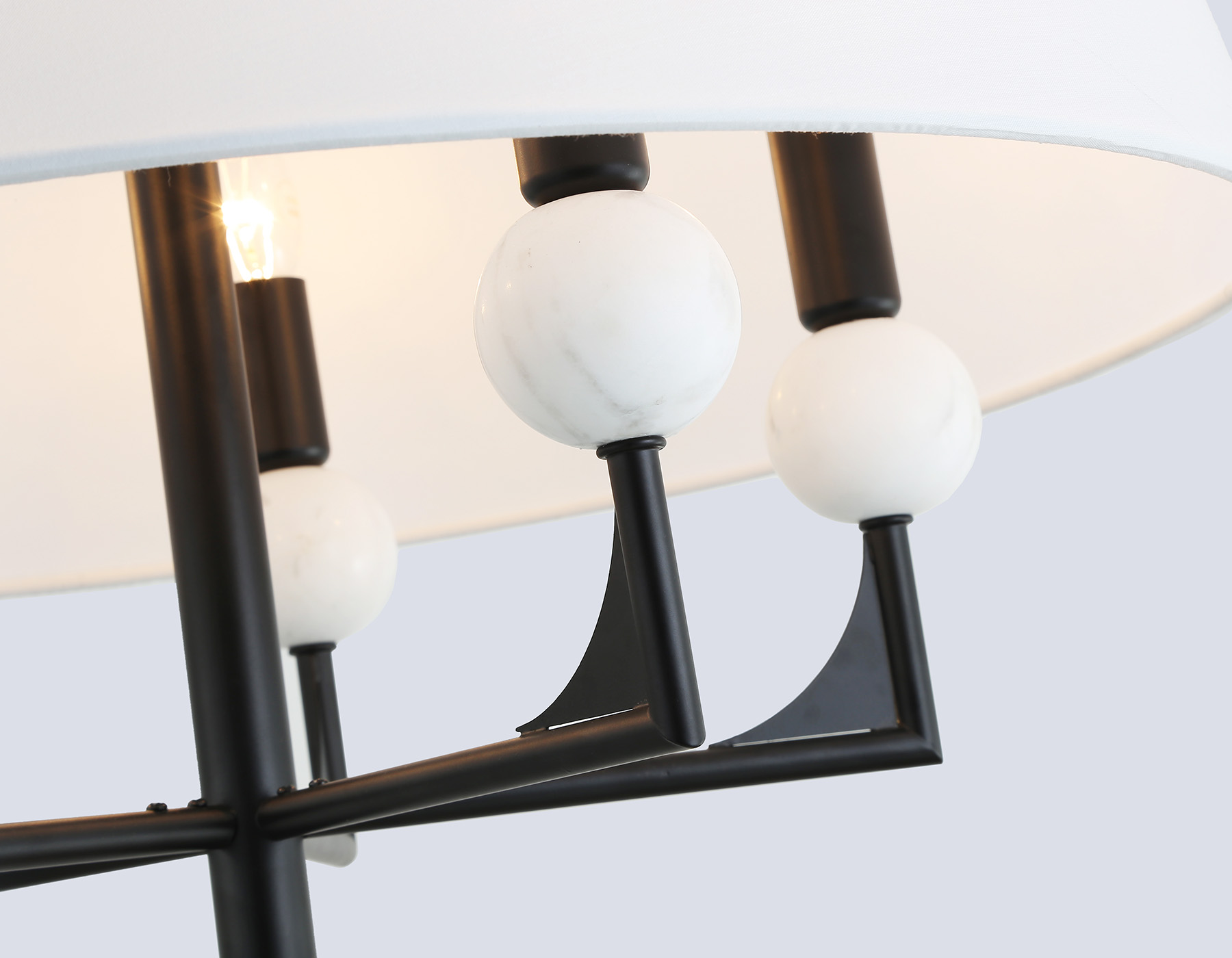 Люстра на штанге Ambrella Light HIGH LIGHT LH75150_AMB