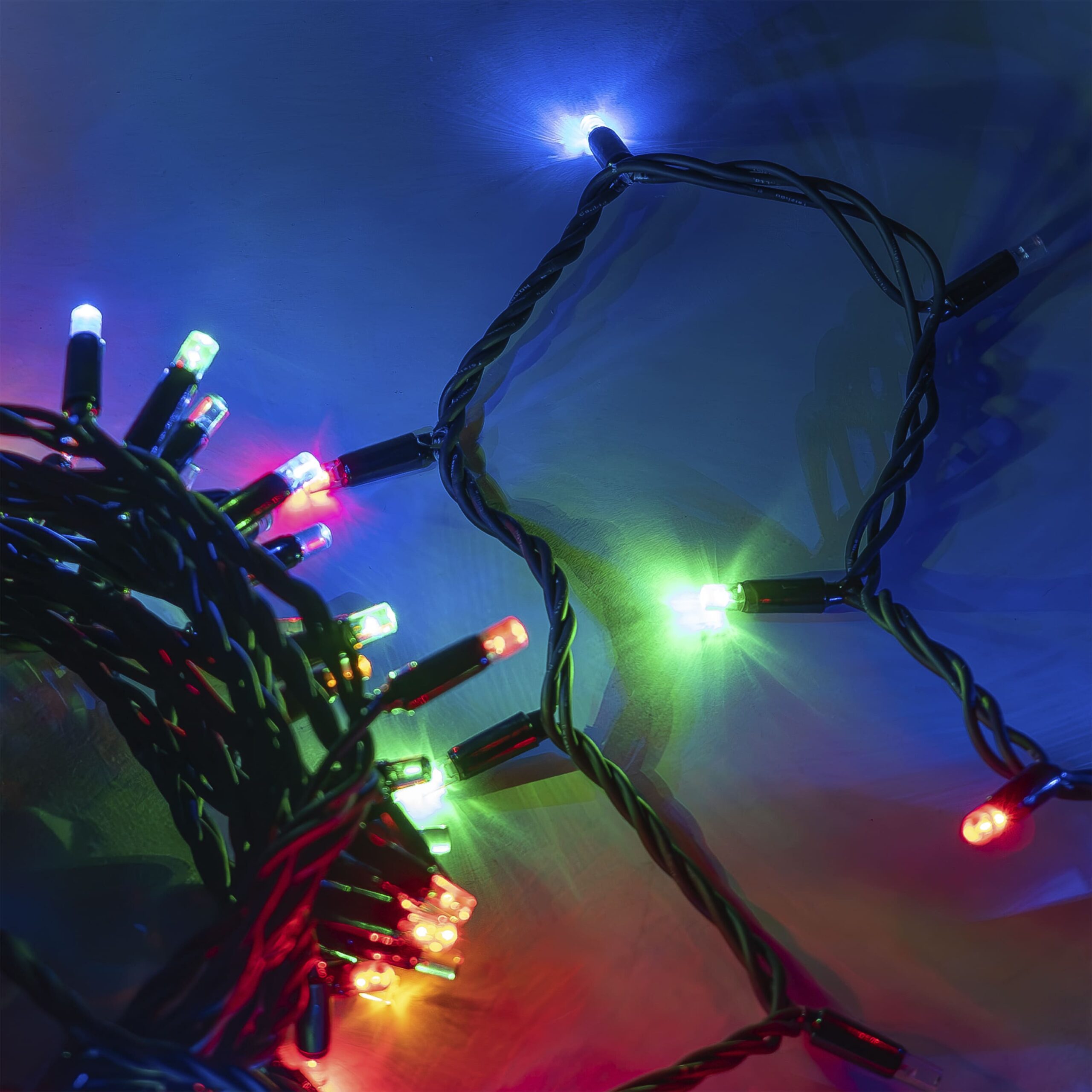 Гирлянда LTC Нить 10м Разноцветная с Мерцанием Каждого Диода 220В, 100 LED, Провод Черный Каучук, IP65 LL100ABL-1-2M