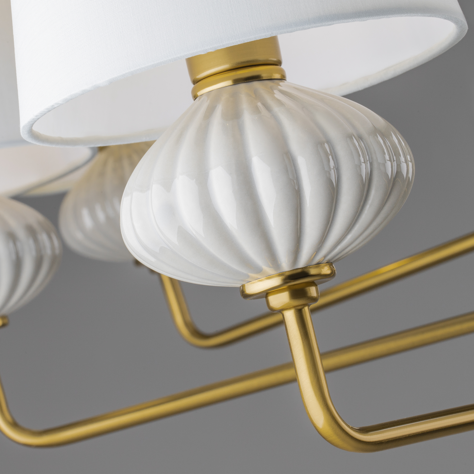 Подвесная люстра на штанге Freya Ceramics FR2029PL-08BS_MY