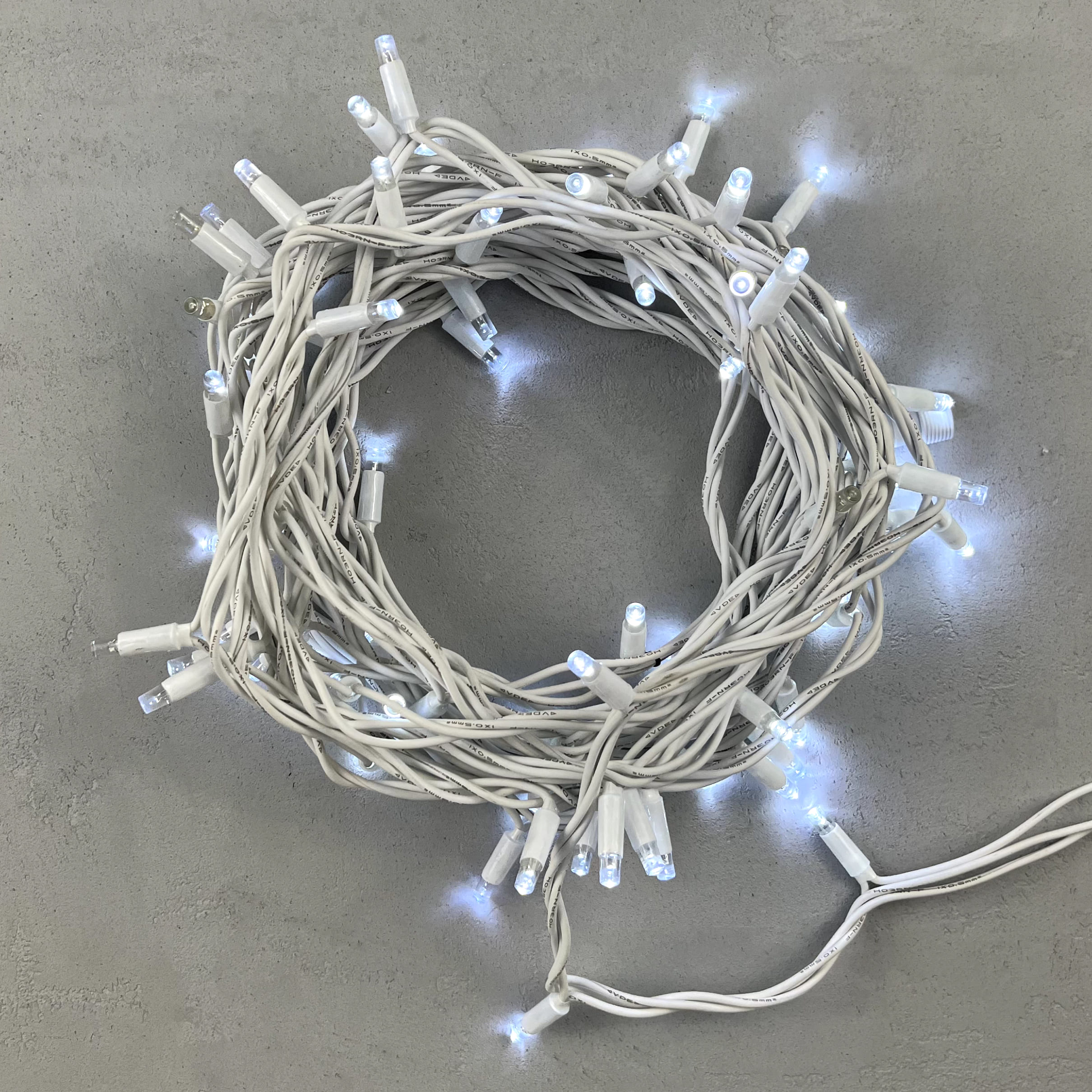 Гирлянда LTC Нить 10м Белая с Мерцанием Белого Диода 220В, 75 LED LL75BLW-8-2W