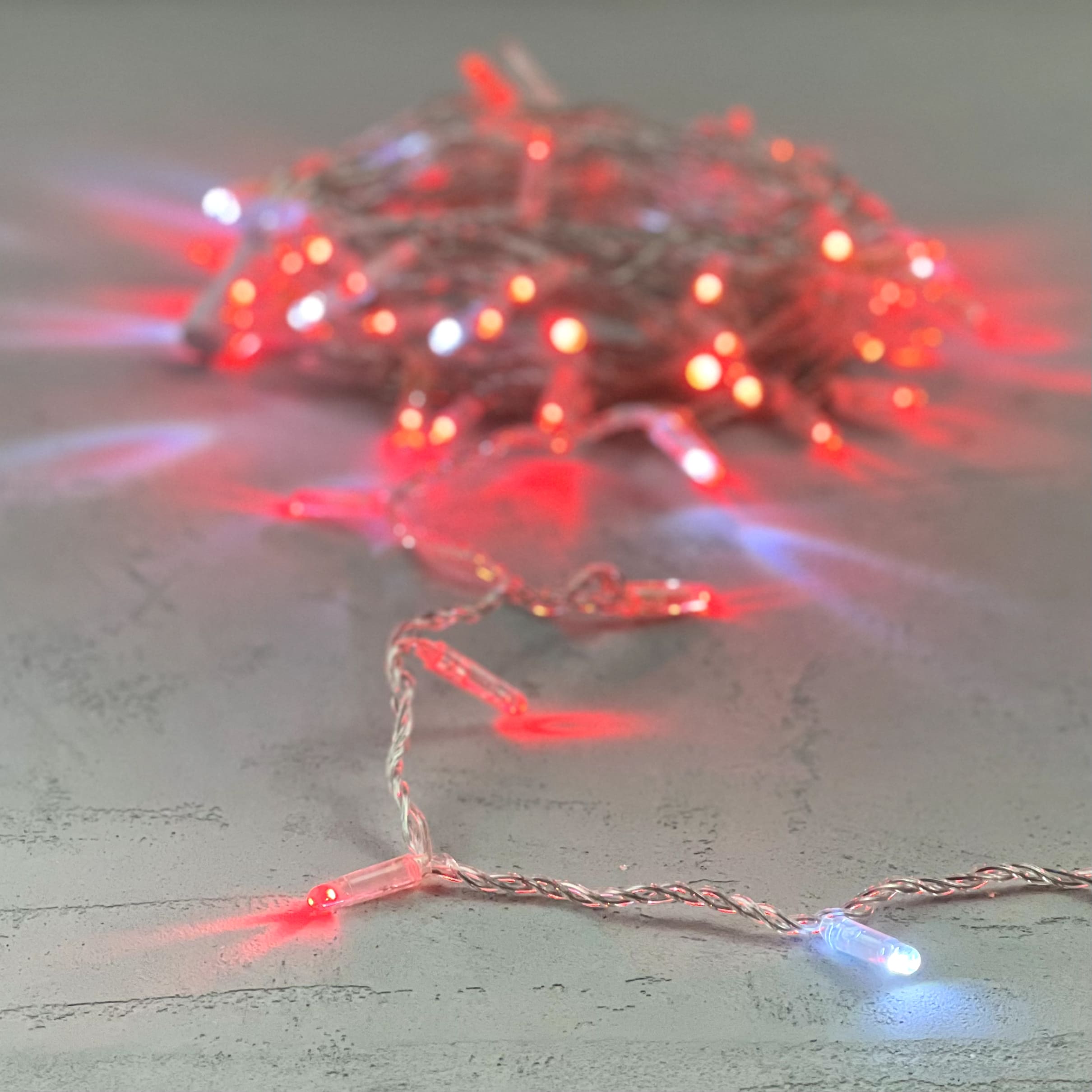 Гирлянда LTC Нить с Колпачком 10м Красная с Мерцанием Белого Диода 24В, 100 LED PST100BLWCAP-10-1R