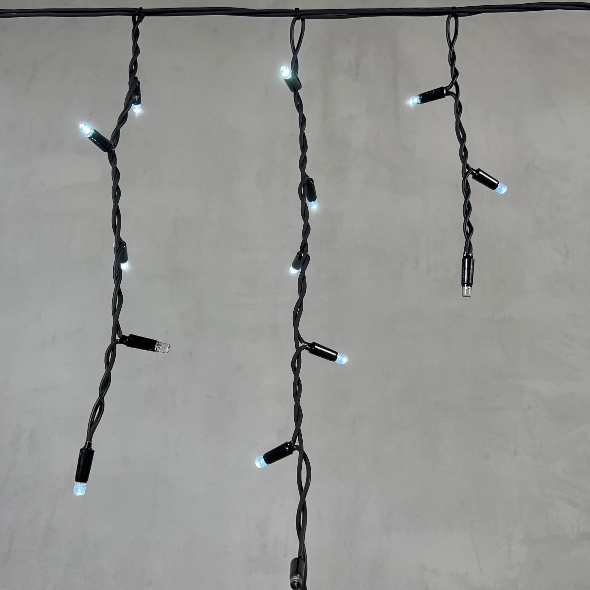 Гирлянда Бахрома 3,1 x 0,5 м Белая с Мерцанием Белого Диода 220В, 120 LED, Провод Черный Каучук, IP65 LTC LL120BLW-1-2W LL120BLW-1-2W