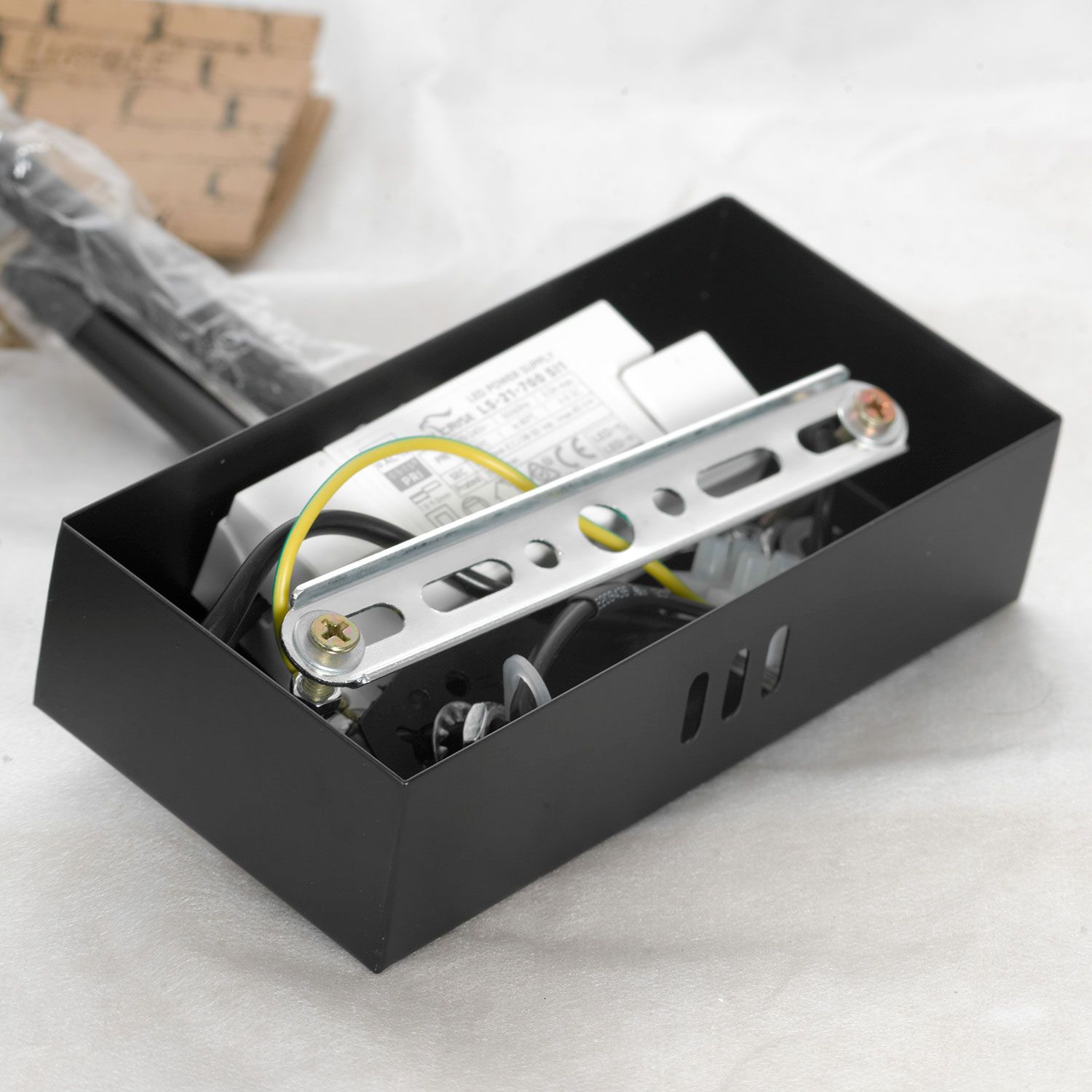 Подвесная люстра Lussole BEAUMONT LSP-7073