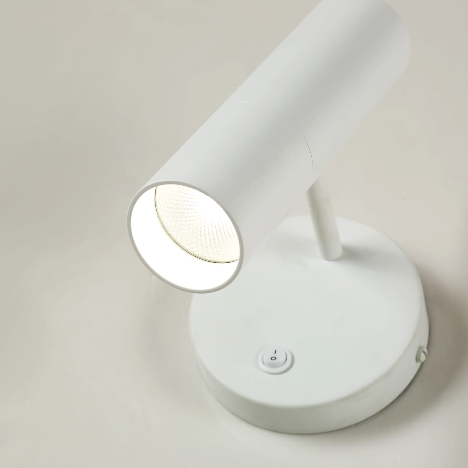 Спот Favourite Tube 2108-1W