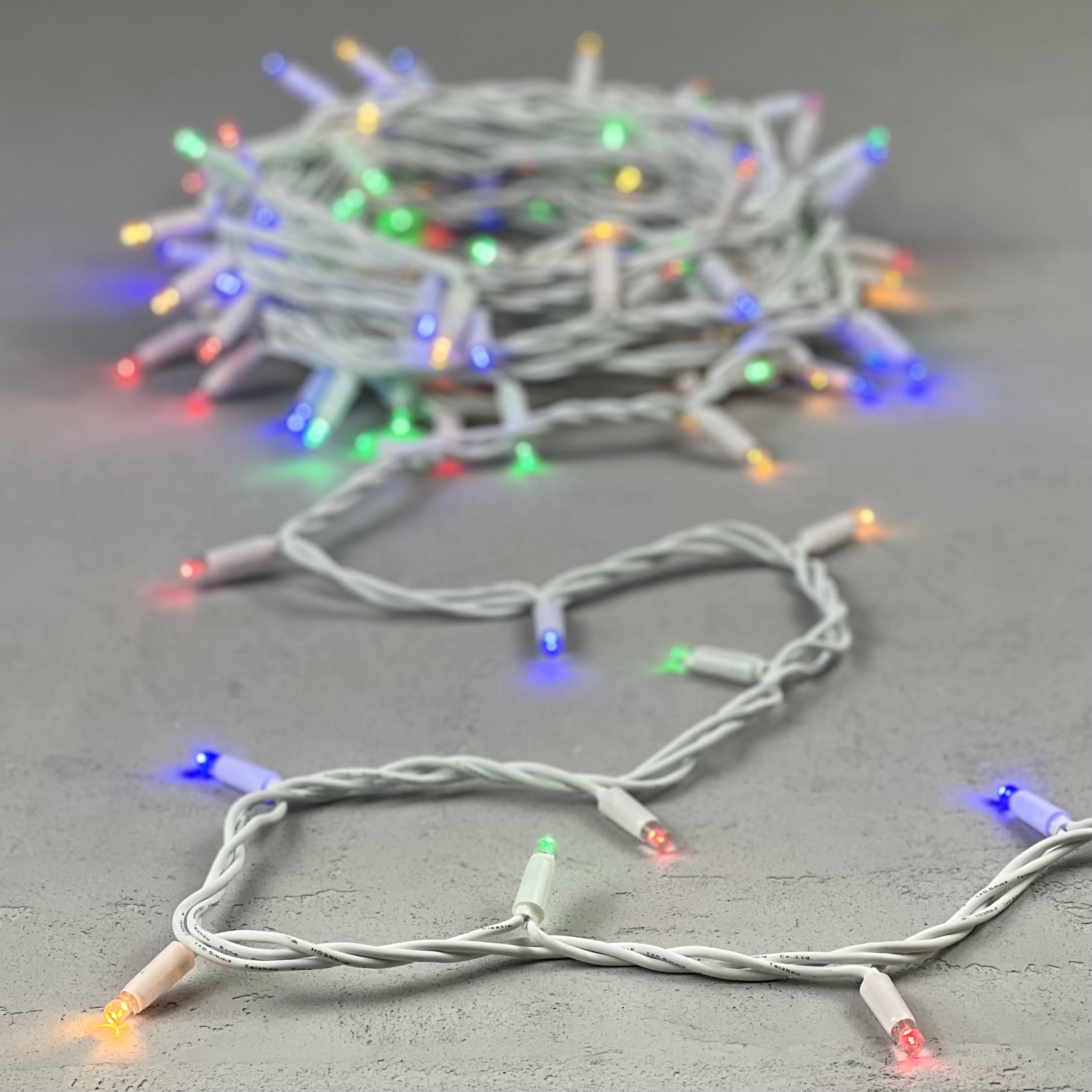Гирлянда Нить 10м Разноцветная 220В, 100 LED, Провод Белый Каучук, IP65 LTC LL100-8-2M LL100-8-2M