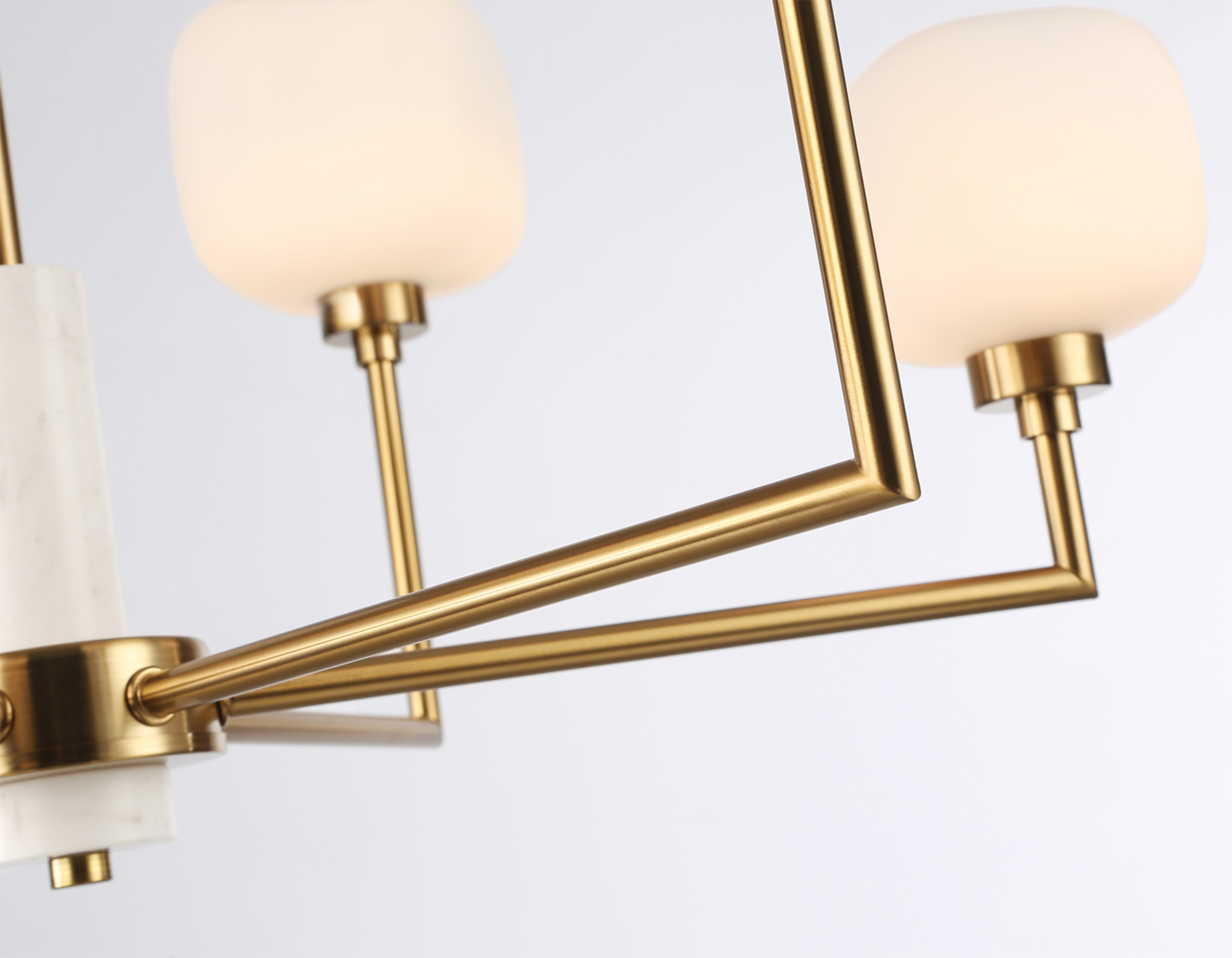 Потолочная люстра на штнаге Ambrella Light Heigh Light HIGH LIGHT LH53015_AMB