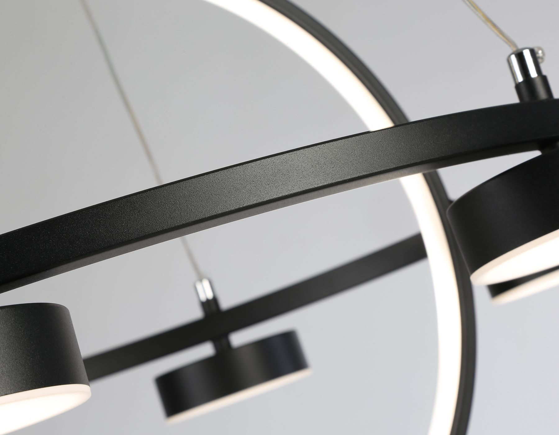 Подвесная люстра Ambrella light с пультом LineTech FL51775_AMB