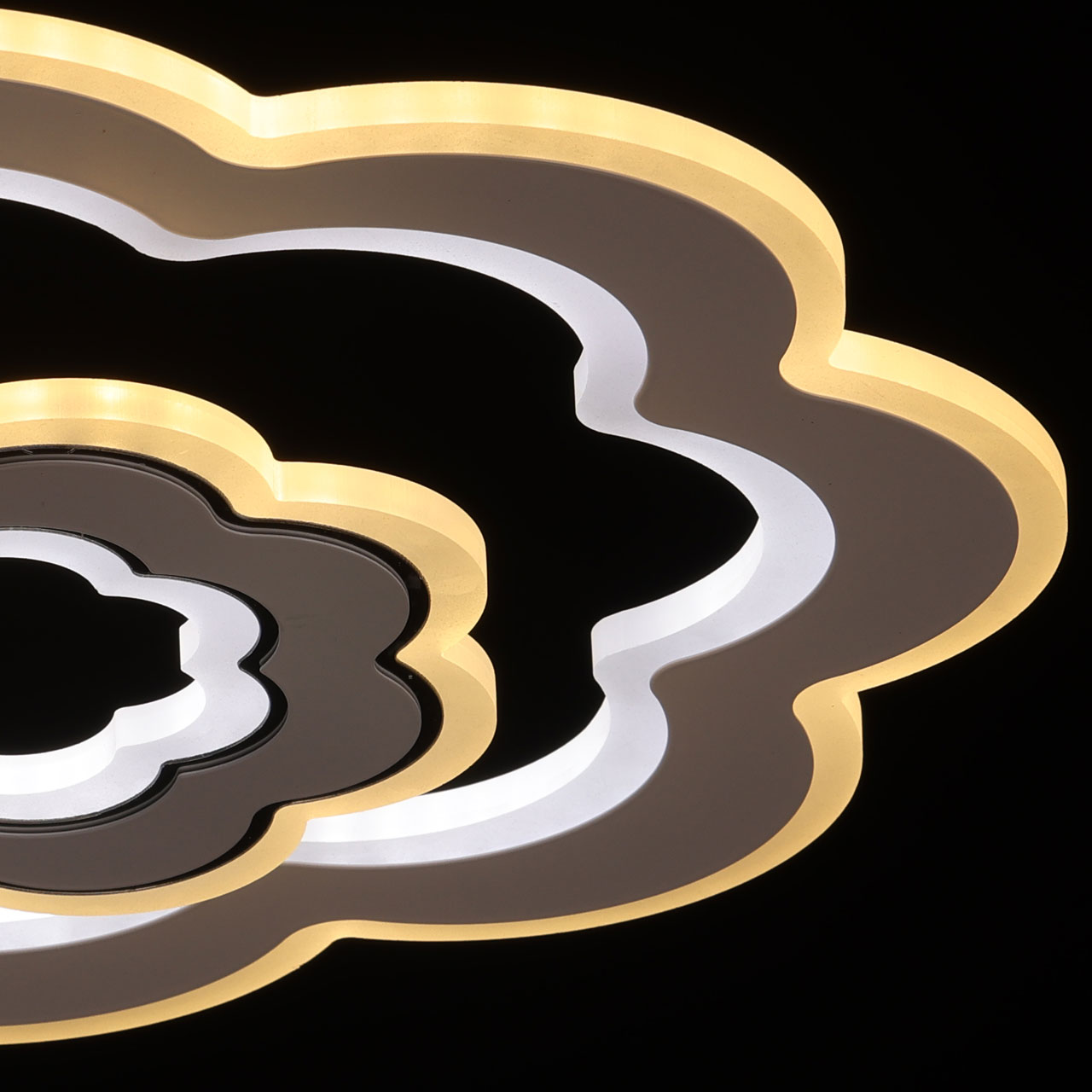 Потолочная люстра De Markt Мадлен 424015001_MW