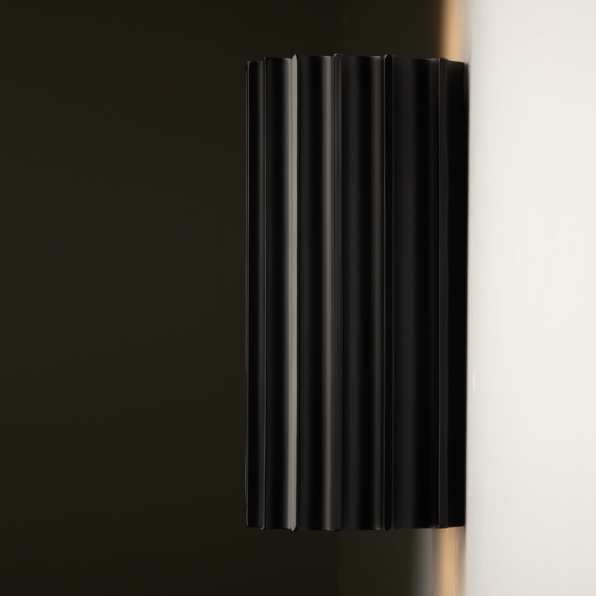 Настенный светильник Freya Slot FR5437WL-L7B_MY