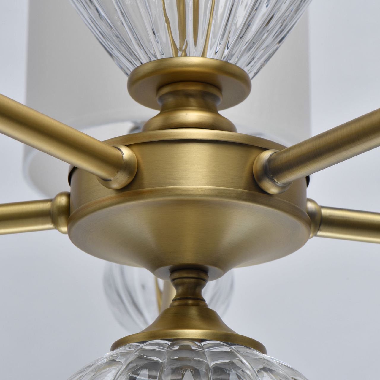 Подвесная люстра Chiaro Оделия 619011305_MW