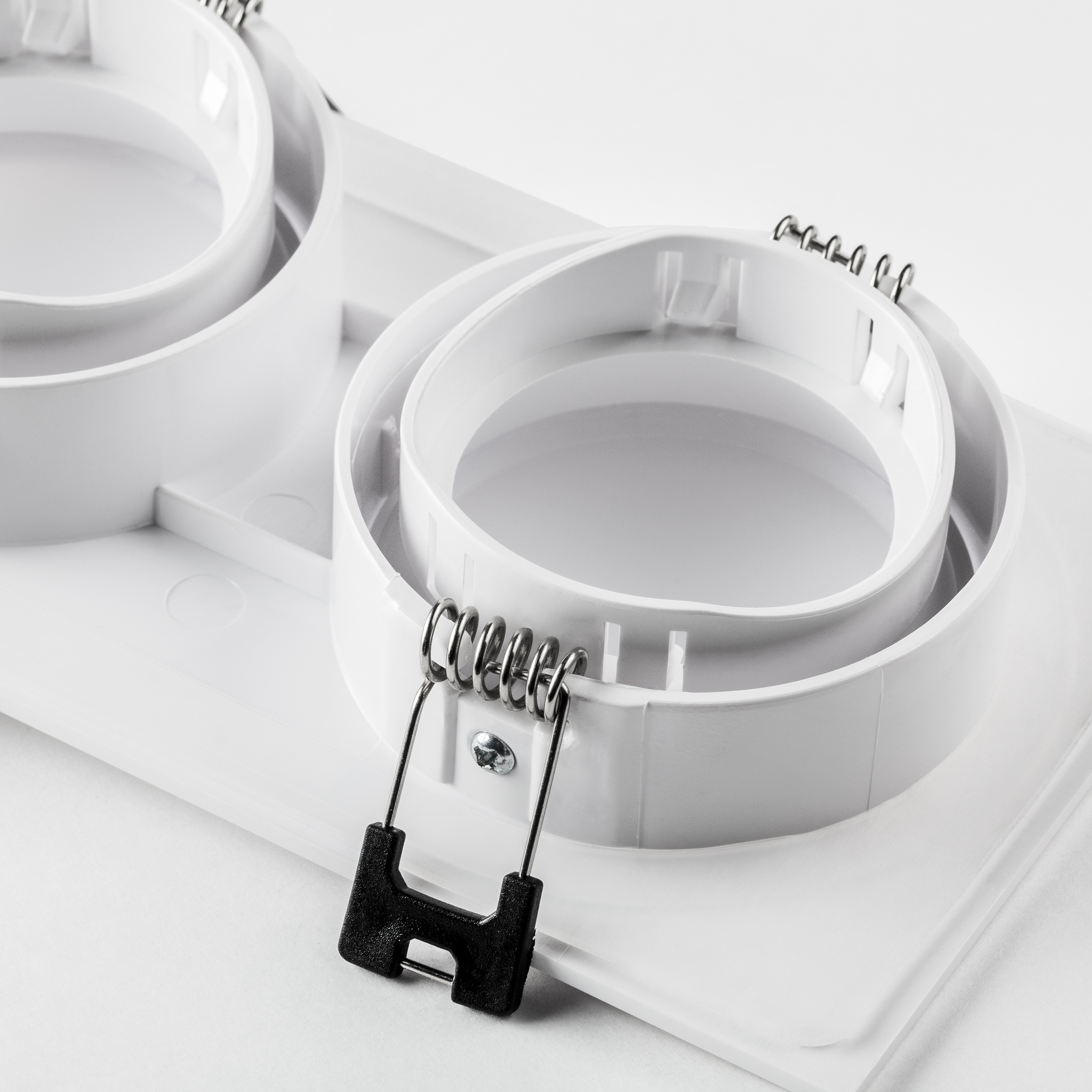 Рамка термостойкая (светильник) PVC д/крепления LED источника света в подвесном потолке Lightstar Piano 012826_LS