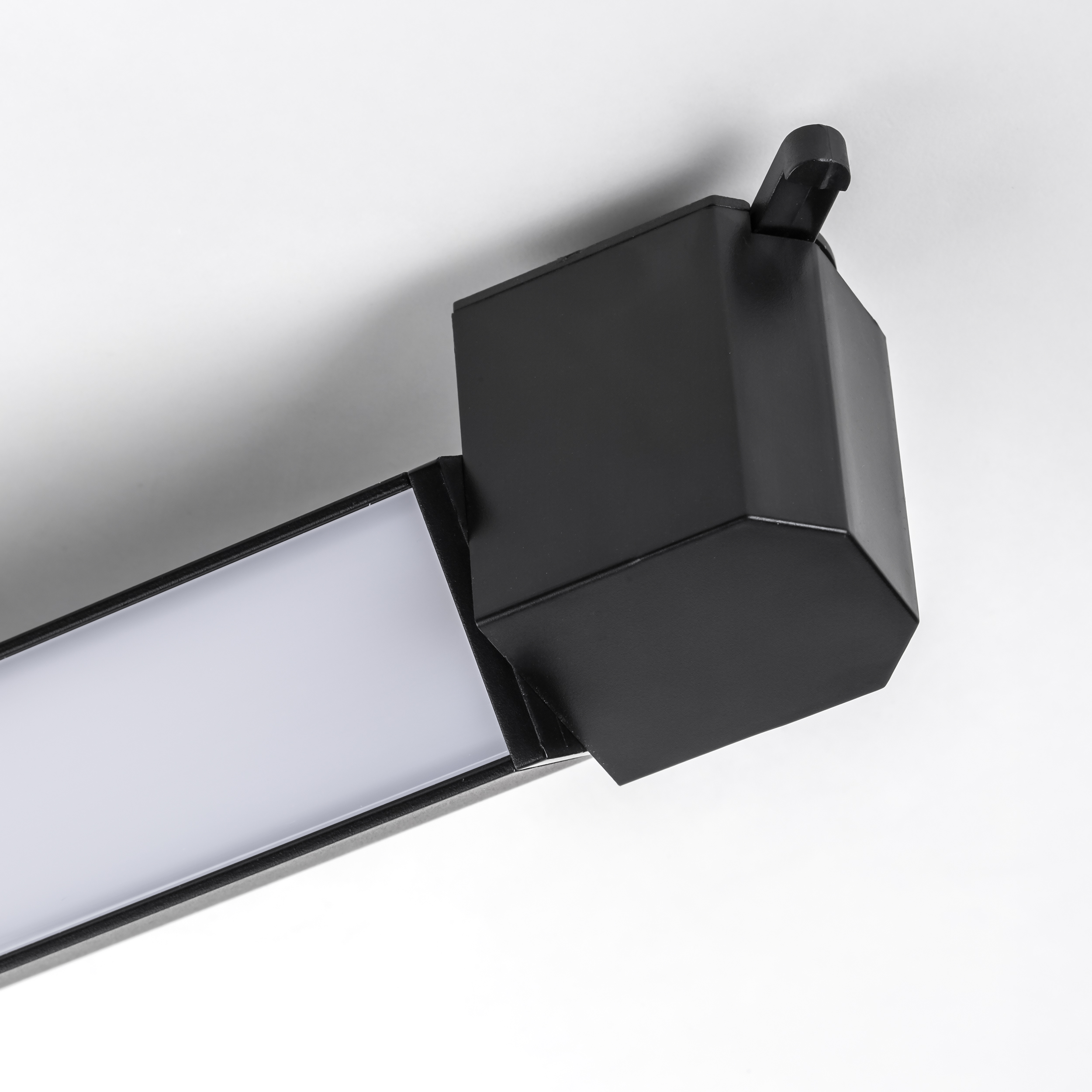 Трековый светильник Lightstar Lilla 202337_LS