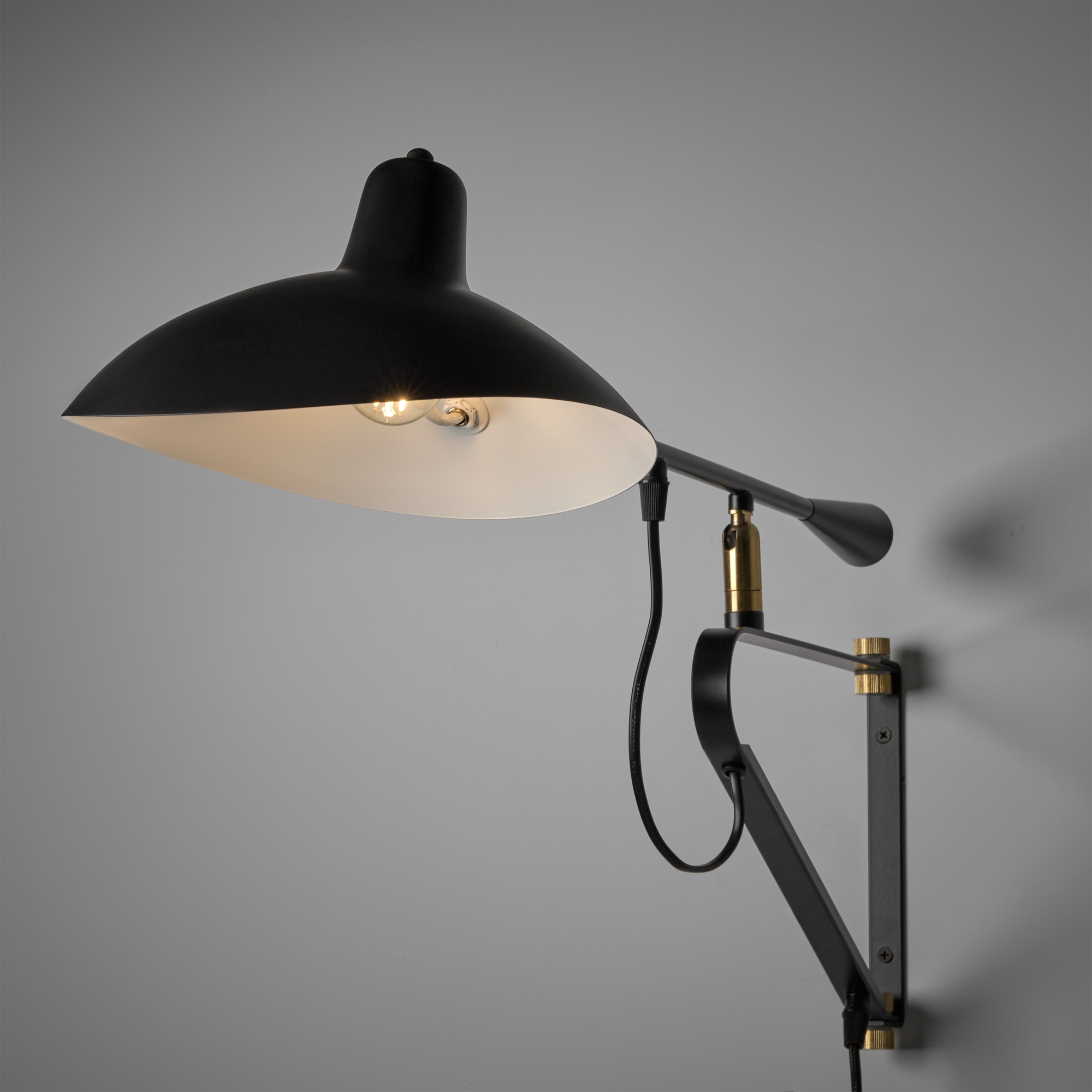 Бра Freya Twisty FR5383WL-01B_MY