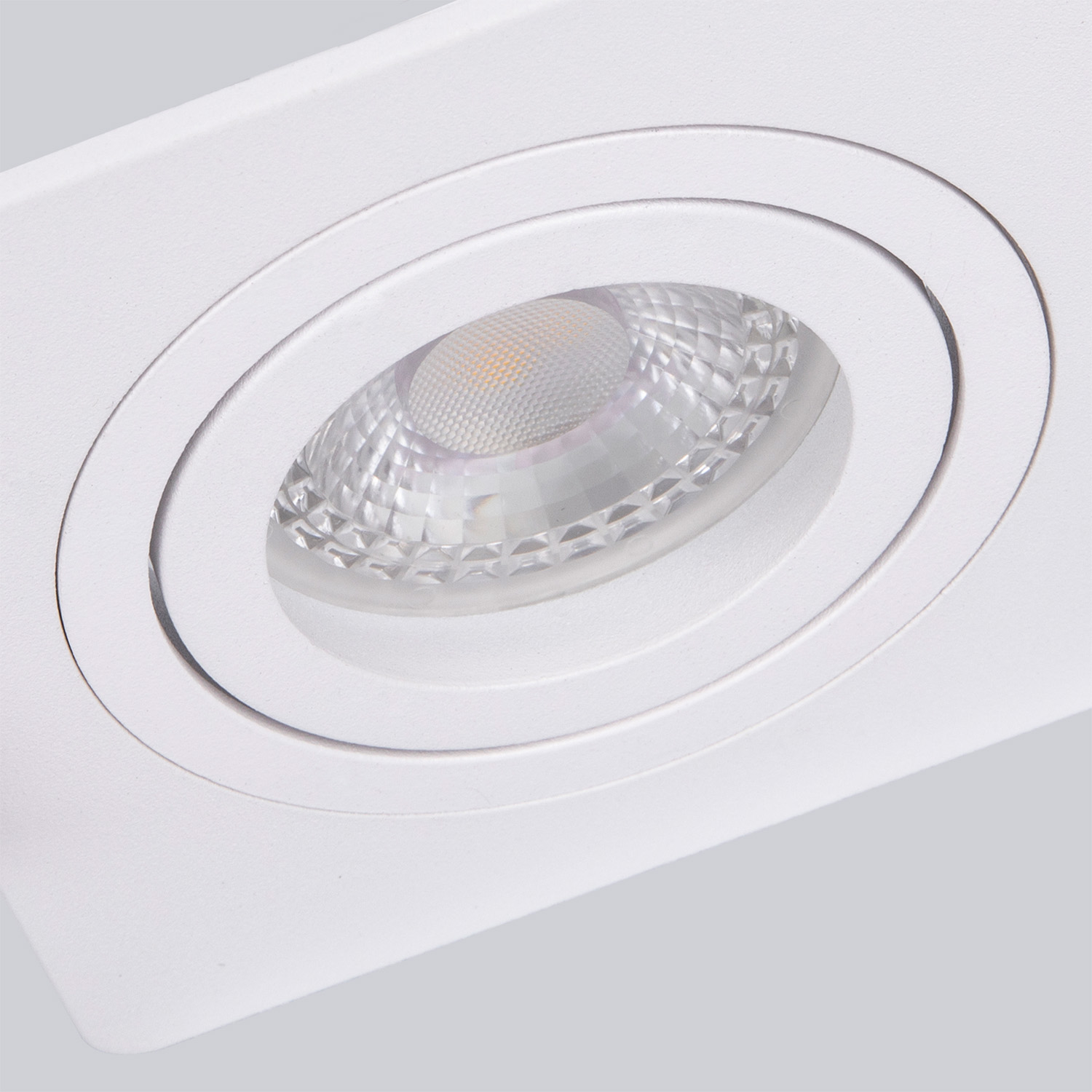 Врезной светильник Favourite Lamppu 4542-1C